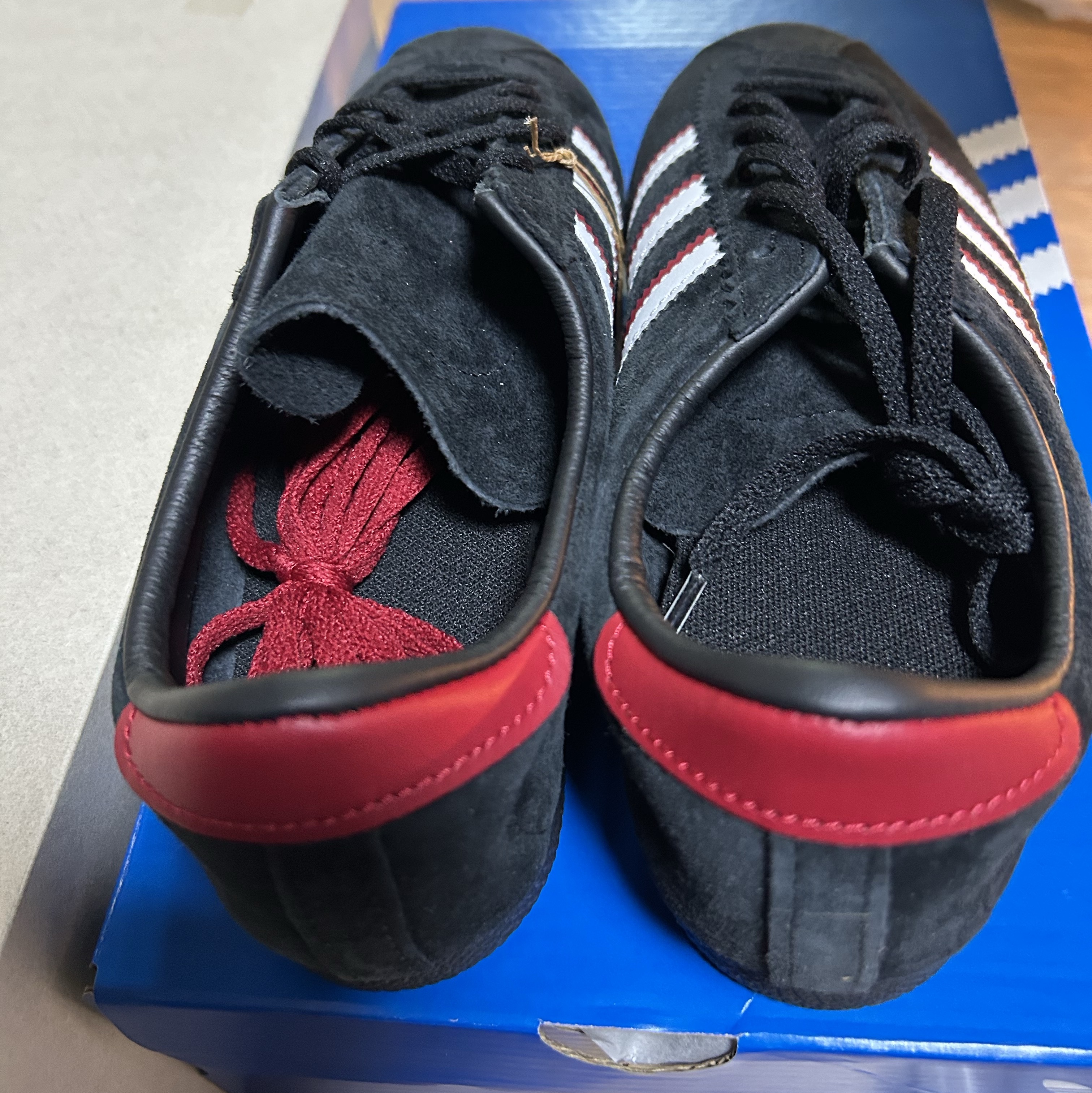 Adidas London 96 Core Black Cloud White 착용 스타일