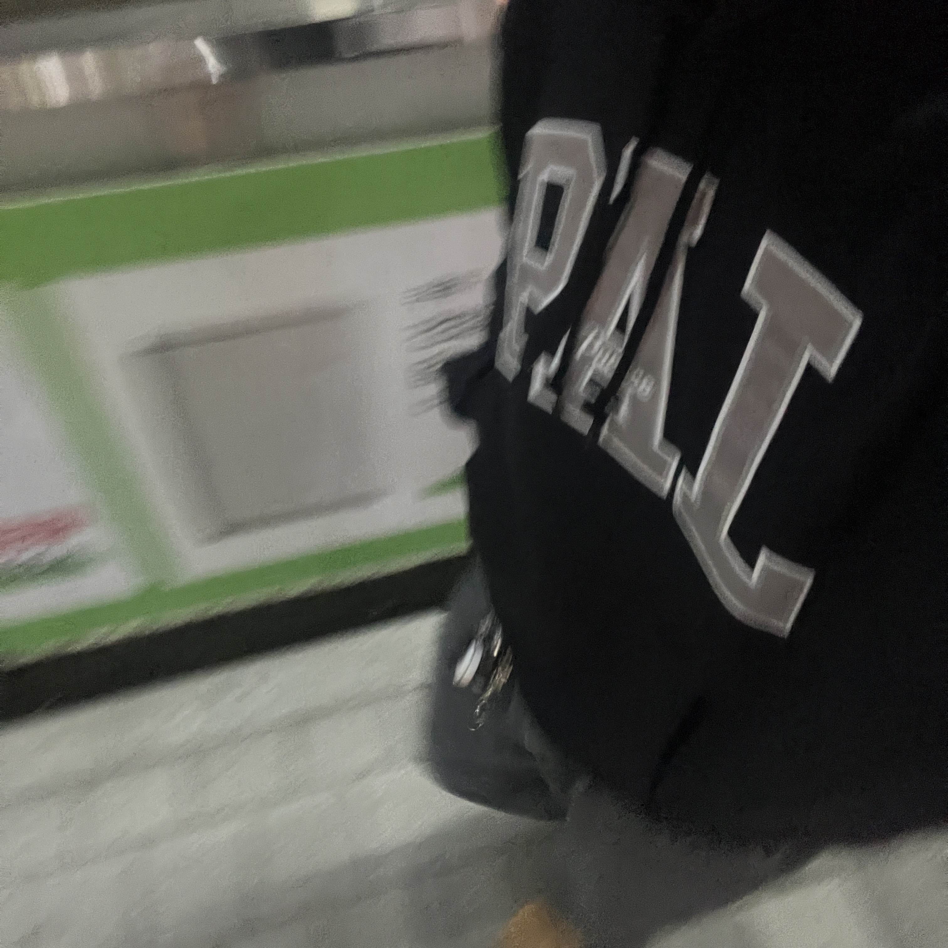 Palace x Gap Hood Black - 24SS 착용 스타일