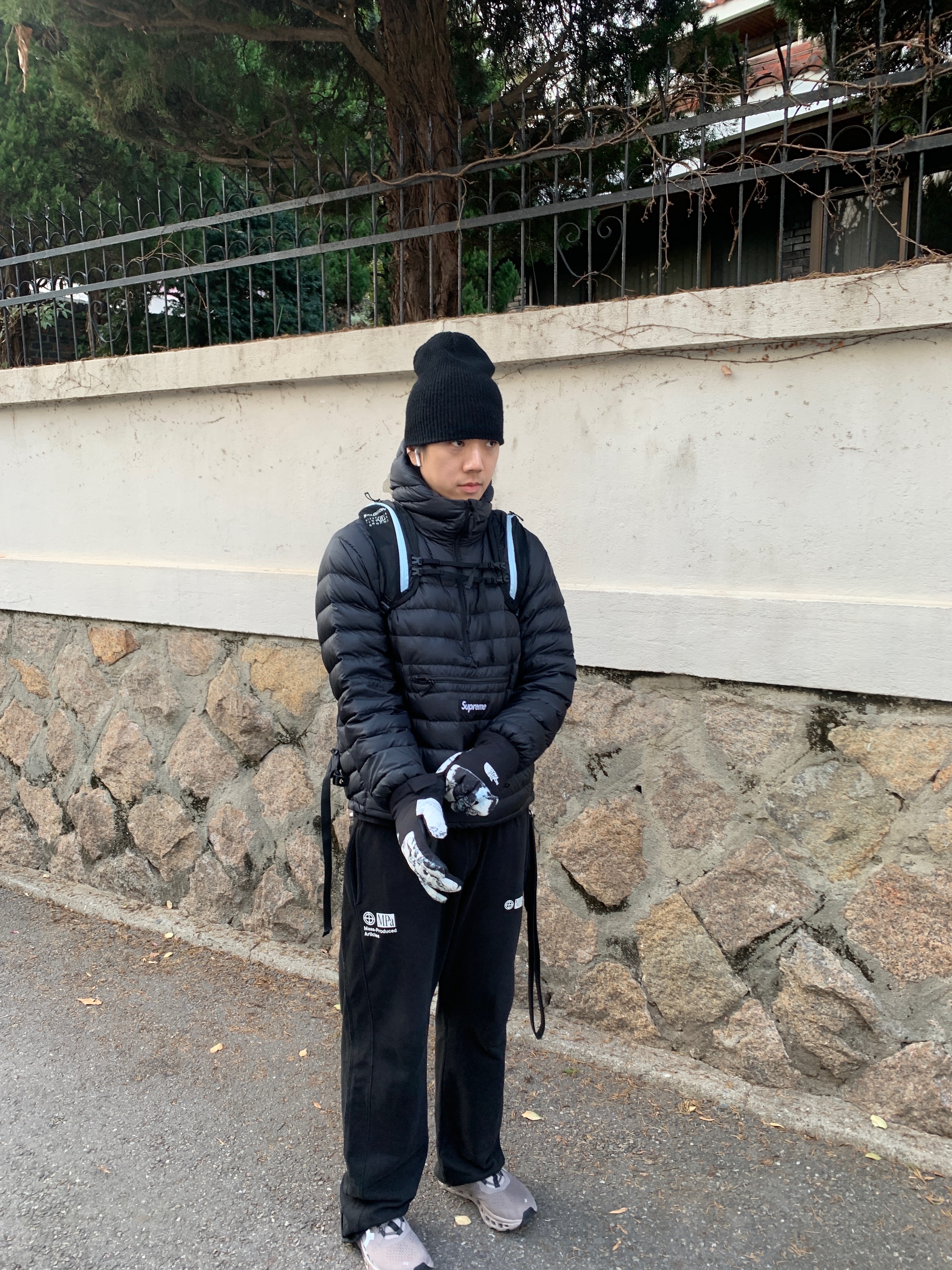 Salomon x MM6 Maison Margiela XT-15 Bordeaux, Supreme Micro Down Half Zip Hooded Pullover Black - 24FW 착용 스타일 - 5