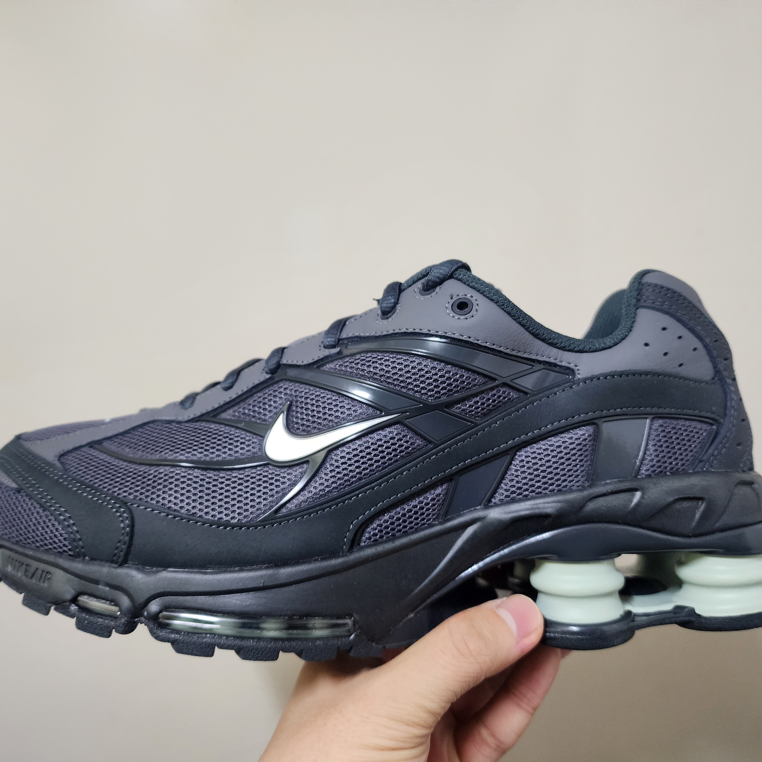 Nike Shox Ride 2 Iron Grey and Anthracite 착용 스타일