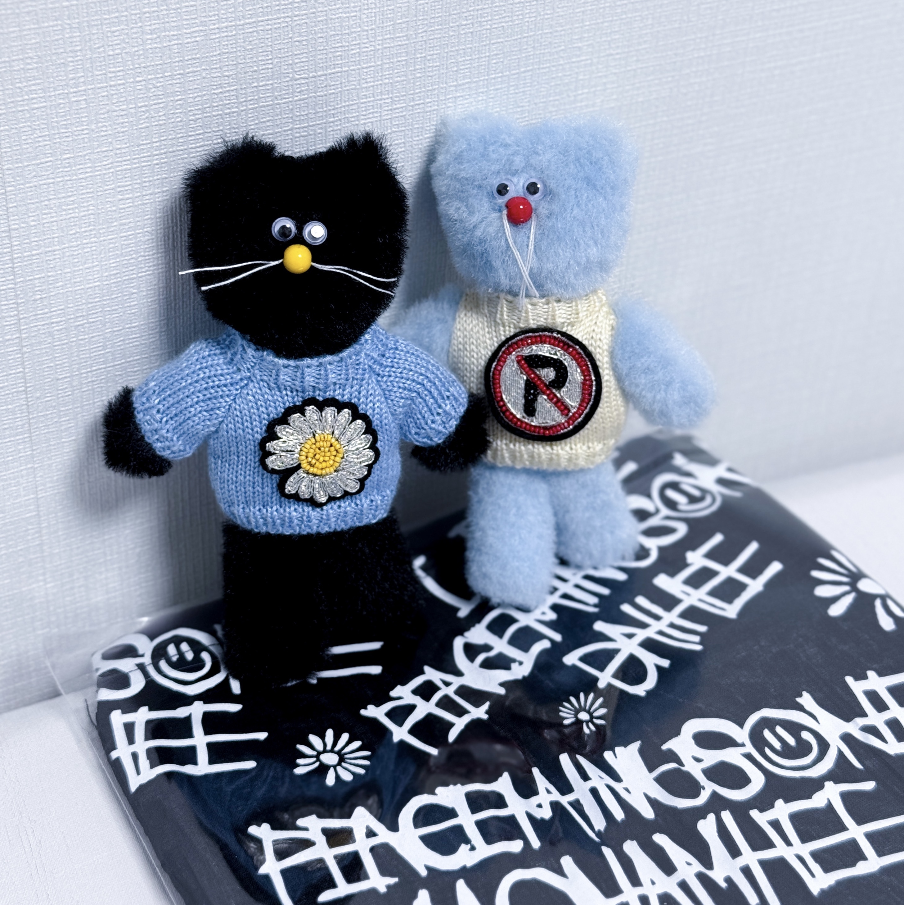 Monamhee x Peaceminusone Daihee Plush Keyring, Monamhee x Peaceminusone Syhee Plush Keyring 착용 스타일