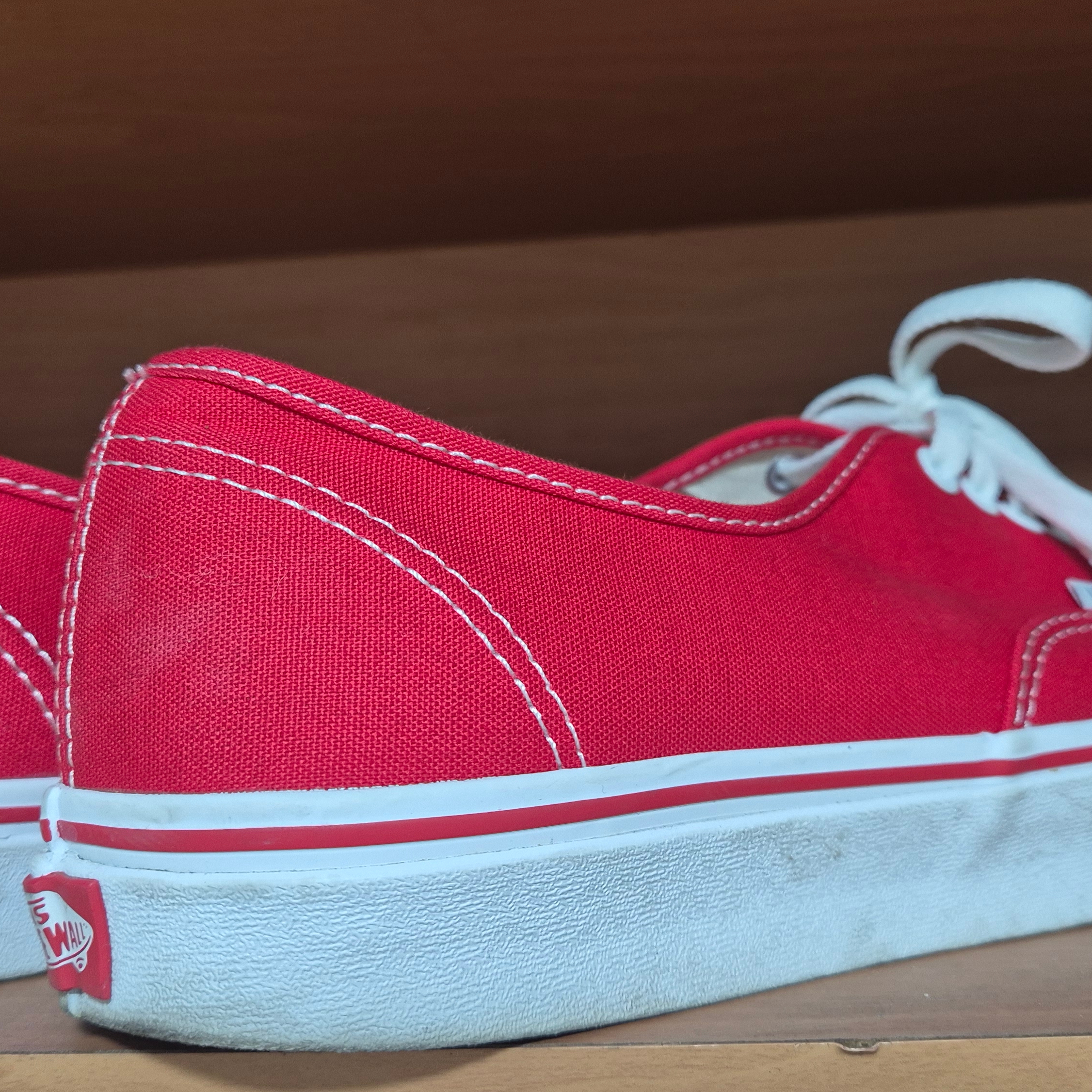 Vans Authentic Red 착용 스타일