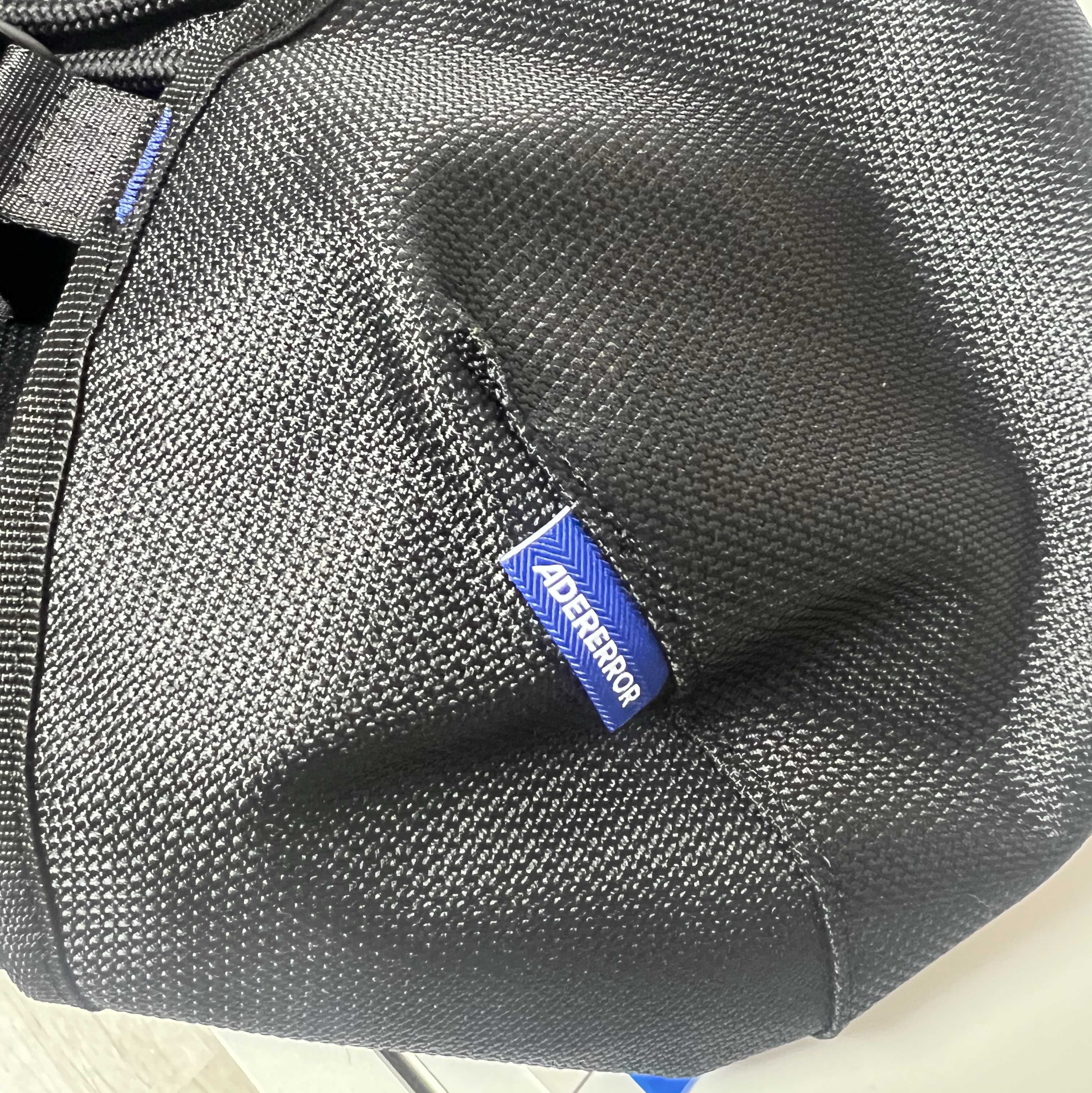 Ader Error Acy Product 121 Rucksack Noir 착용 스타일 - 3