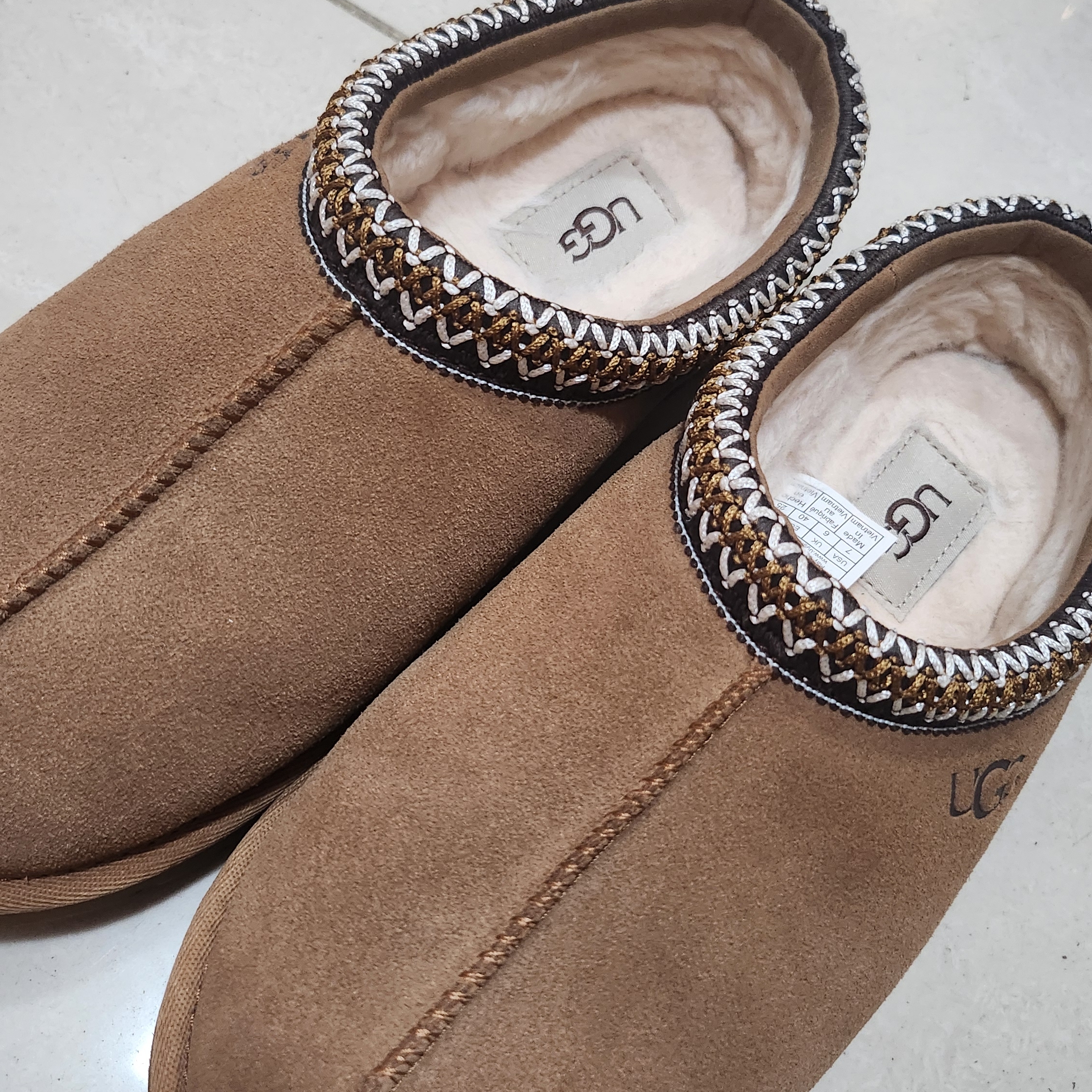 UGG Tasman Slipper Chestnut, (W) UGG Tasman Slipper Chestnut 착용 스타일