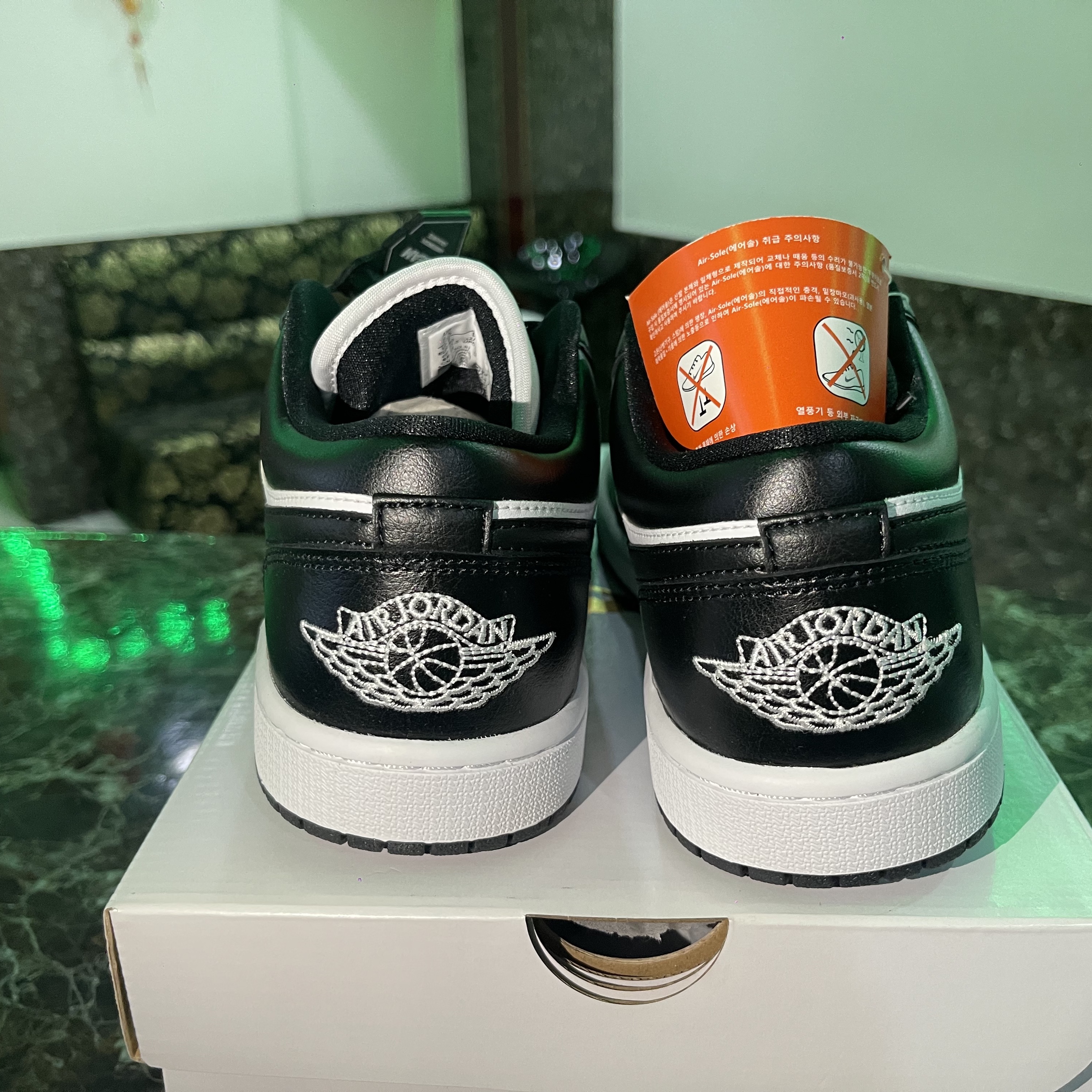 (W) Jordan 1 Low Black and White 착용 스타일 - 2