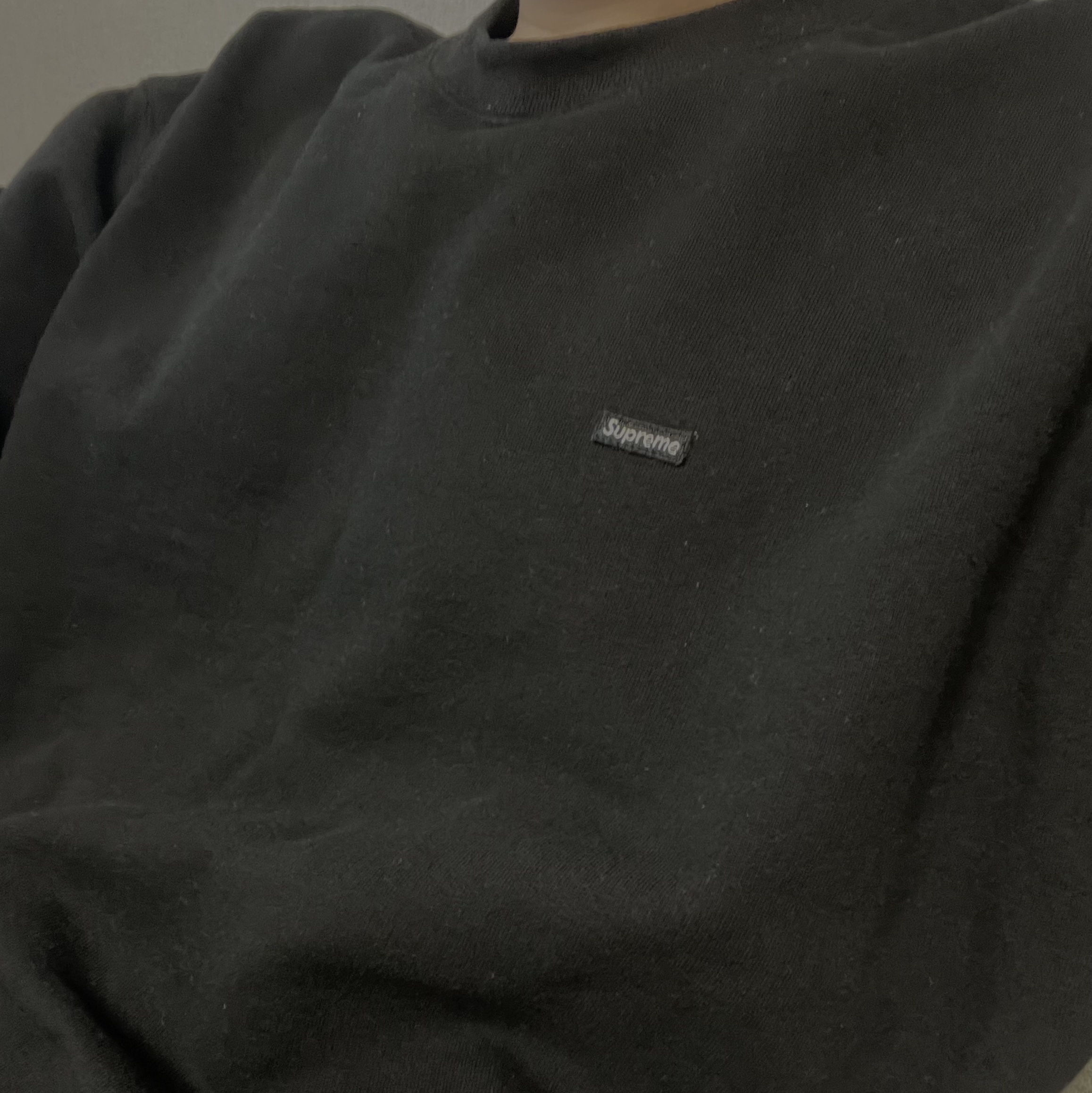 Supreme Small Box Crewneck Black - 24FW 착용 스타일