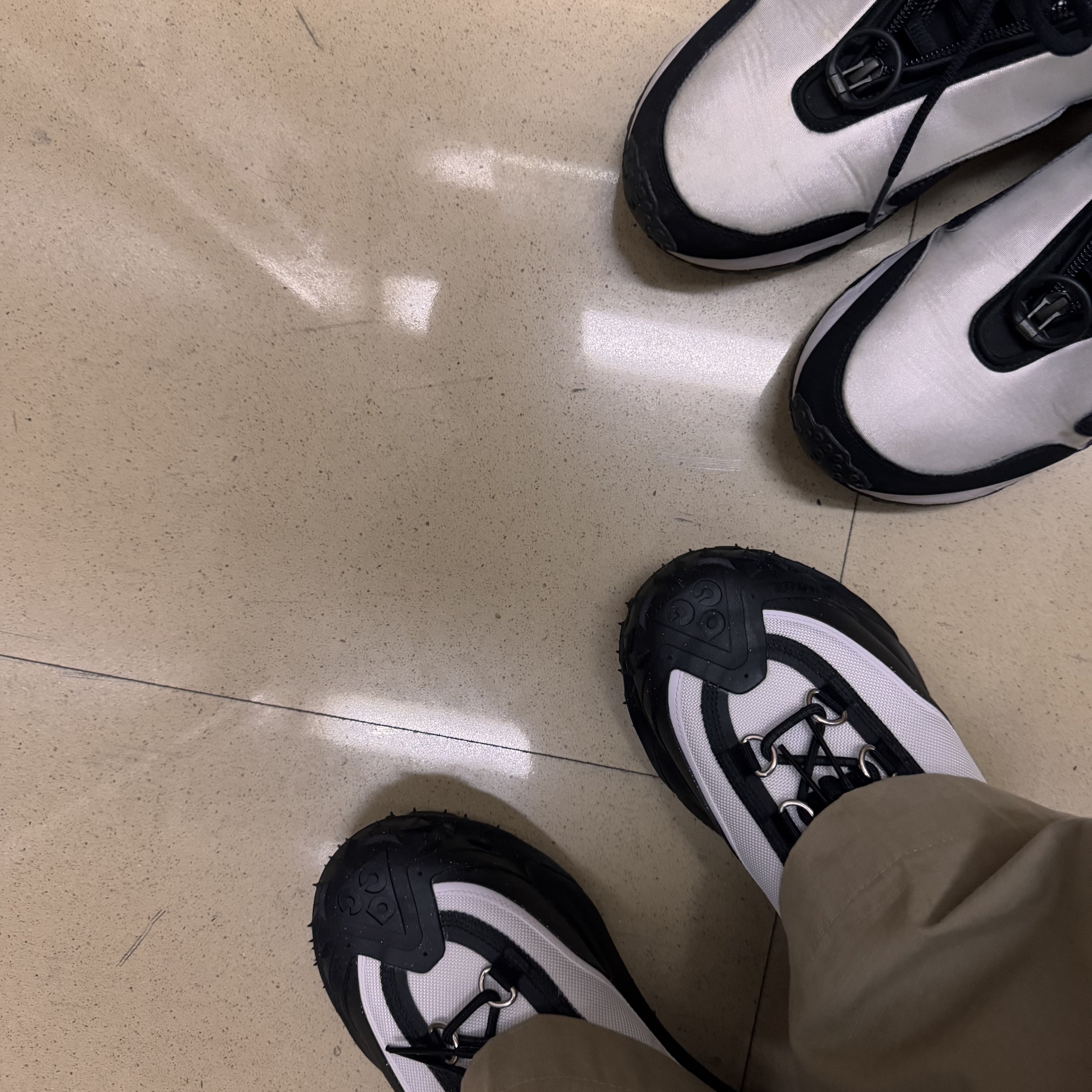 Nike x Comme des Garcons Homme Plus ACG Mountain Fly 2 Low Black White, Nike x Comme des Garcons Homme Plus Air Max Sunder SP White Black 착용 스타일