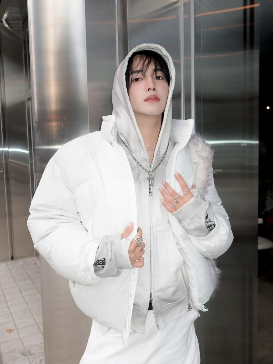 TONY HAWK Torrey Pines High Neck Down Short Puffer Ivory 착용 스타일 - 2