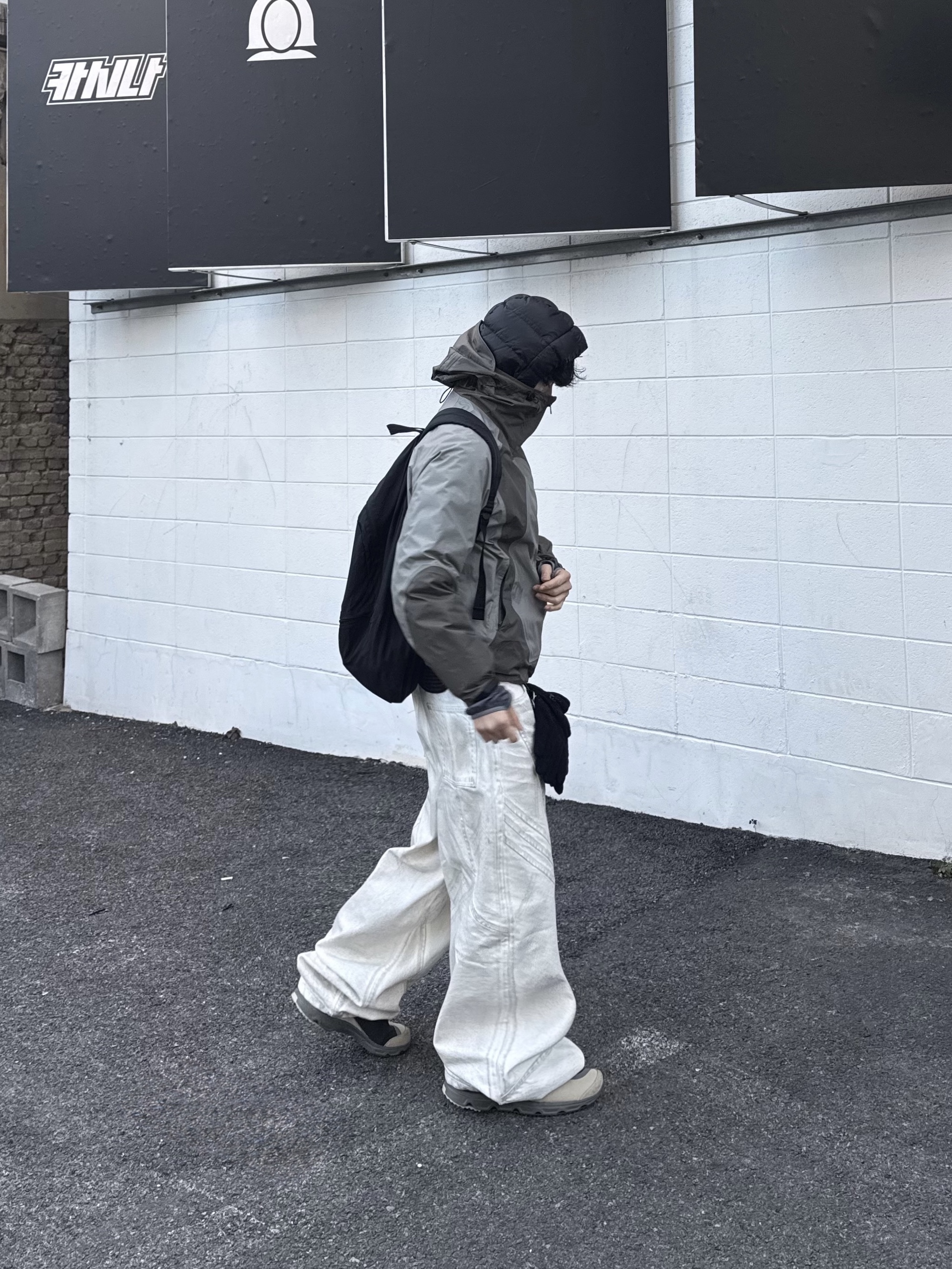 Sansan Gear Suffix Puffer Jacket Black - 23FW, Sansan Gear 3L Jacket Mud Khaki - 23SS 착용 스타일 - 1