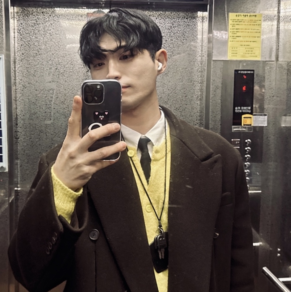STU Dart Pocket Double Coat Brown, Polo Ralph Lauren Custom Fit Oxford Shirt White 착용 스타일