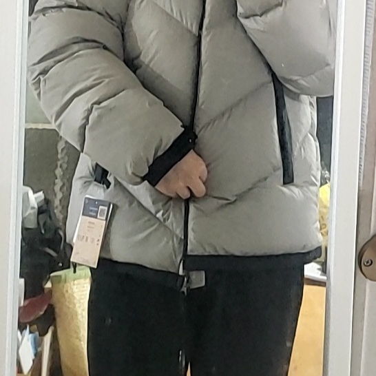 The North Face Ascent Jacket Clay Grey 착용 스타일