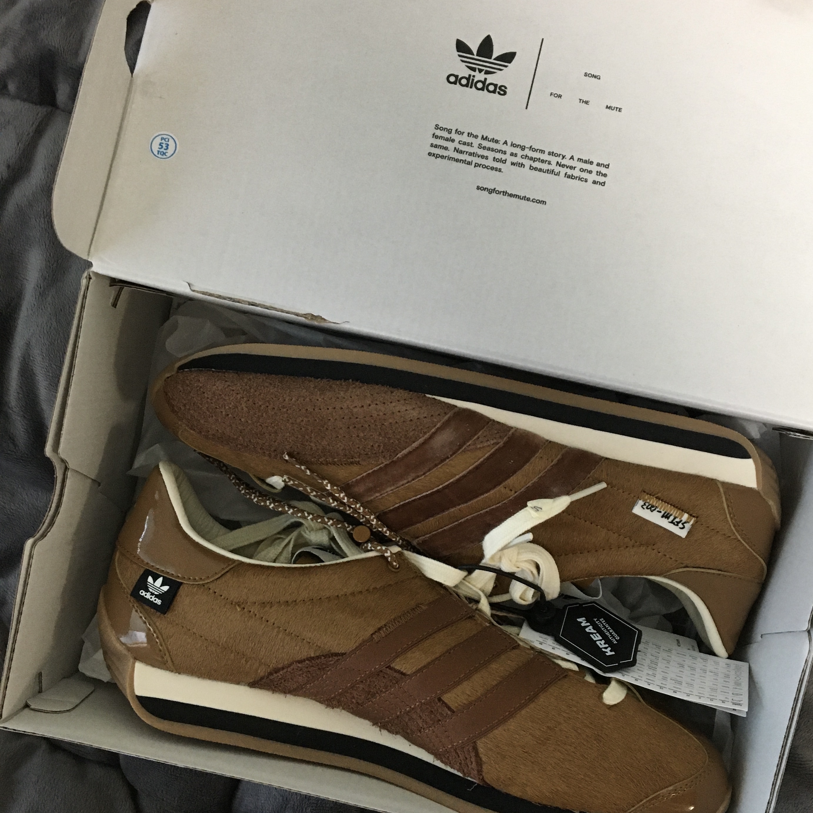 Adidas x Song for the Mute Country OG Bronze Strata Wild Brown 착용 스타일