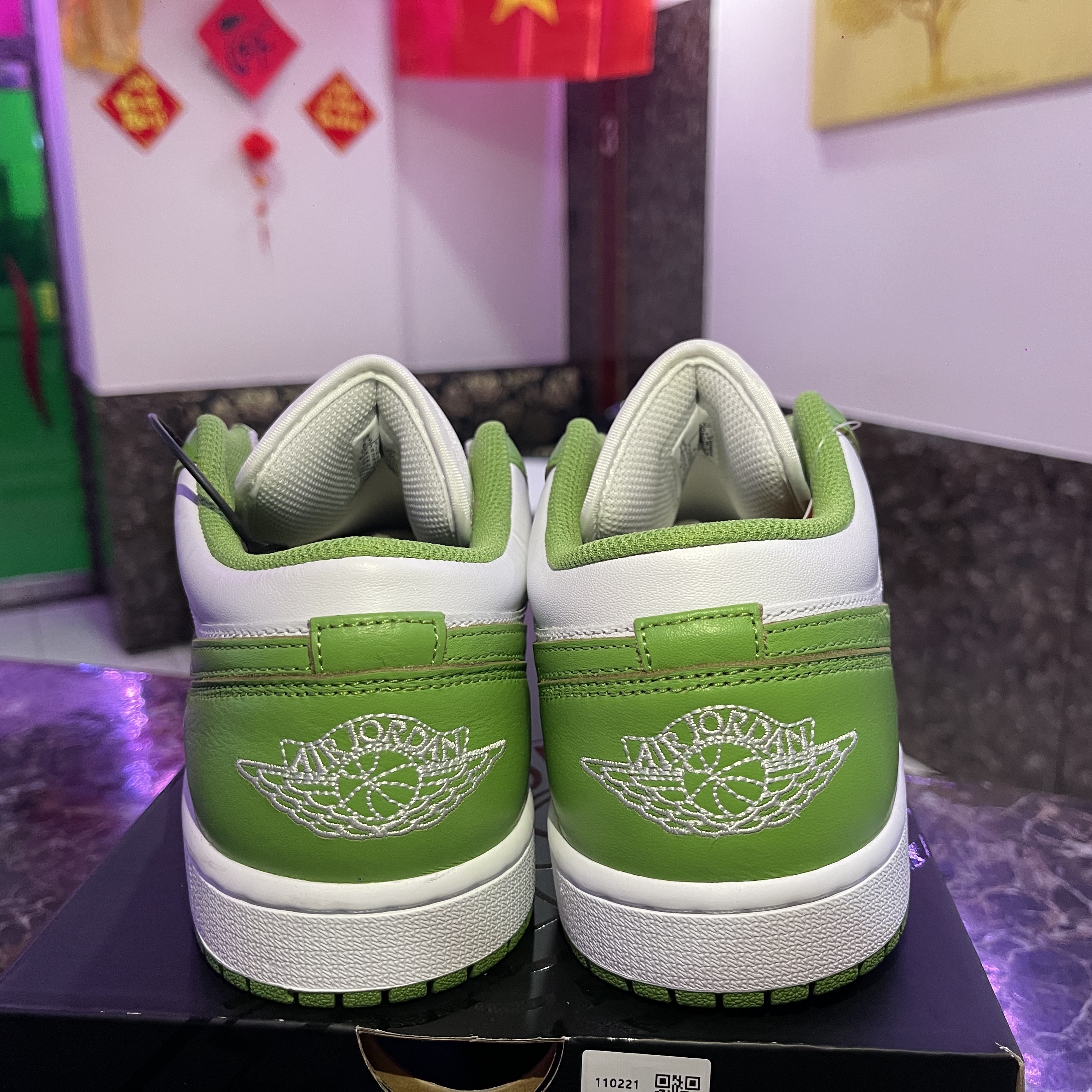 Jordan 1 Low SE White Chlorophyll 착용 스타일 - 3