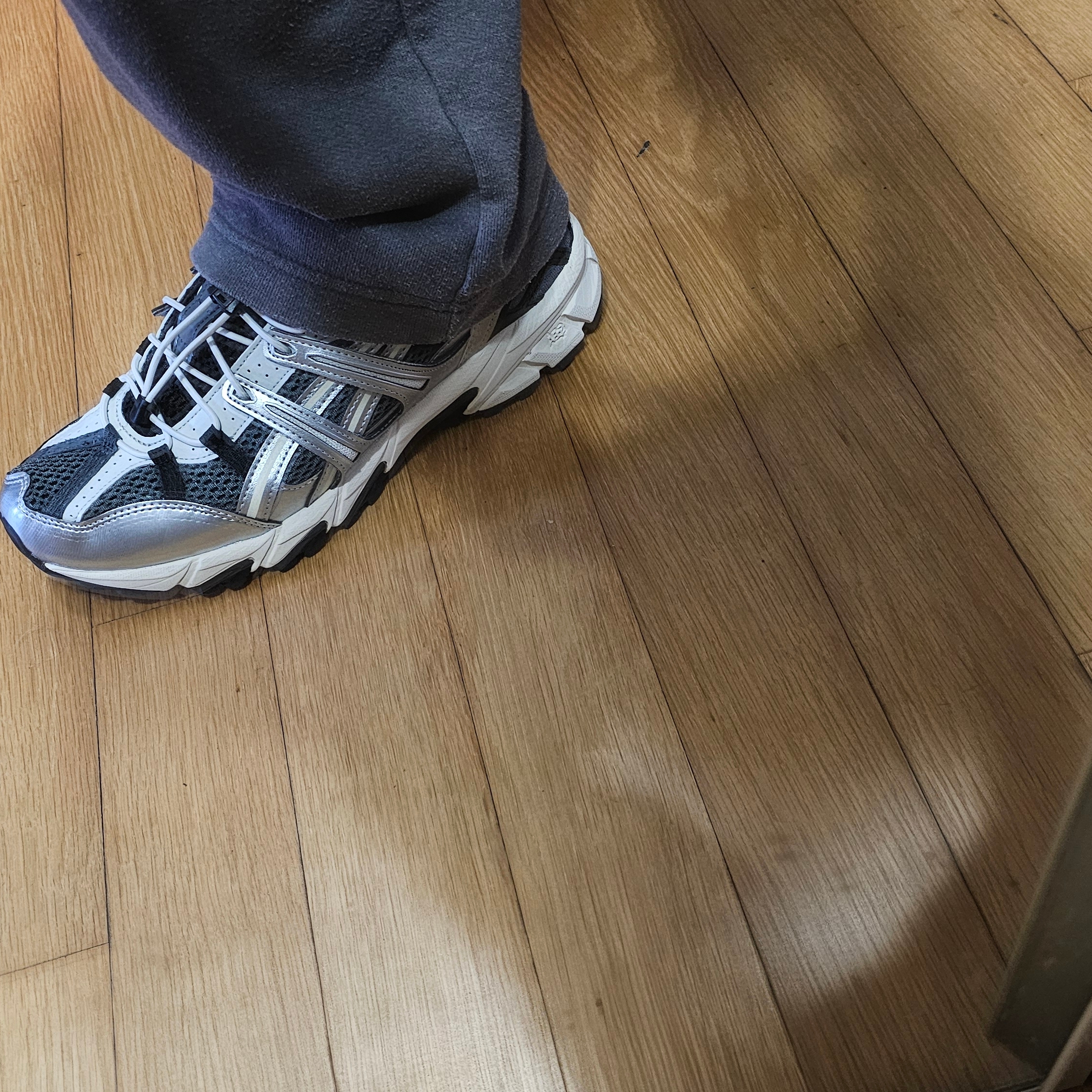 Asics Unlimited Gel-Sonoma 15-50 Steel Grey Pure Silver 착용 스타일