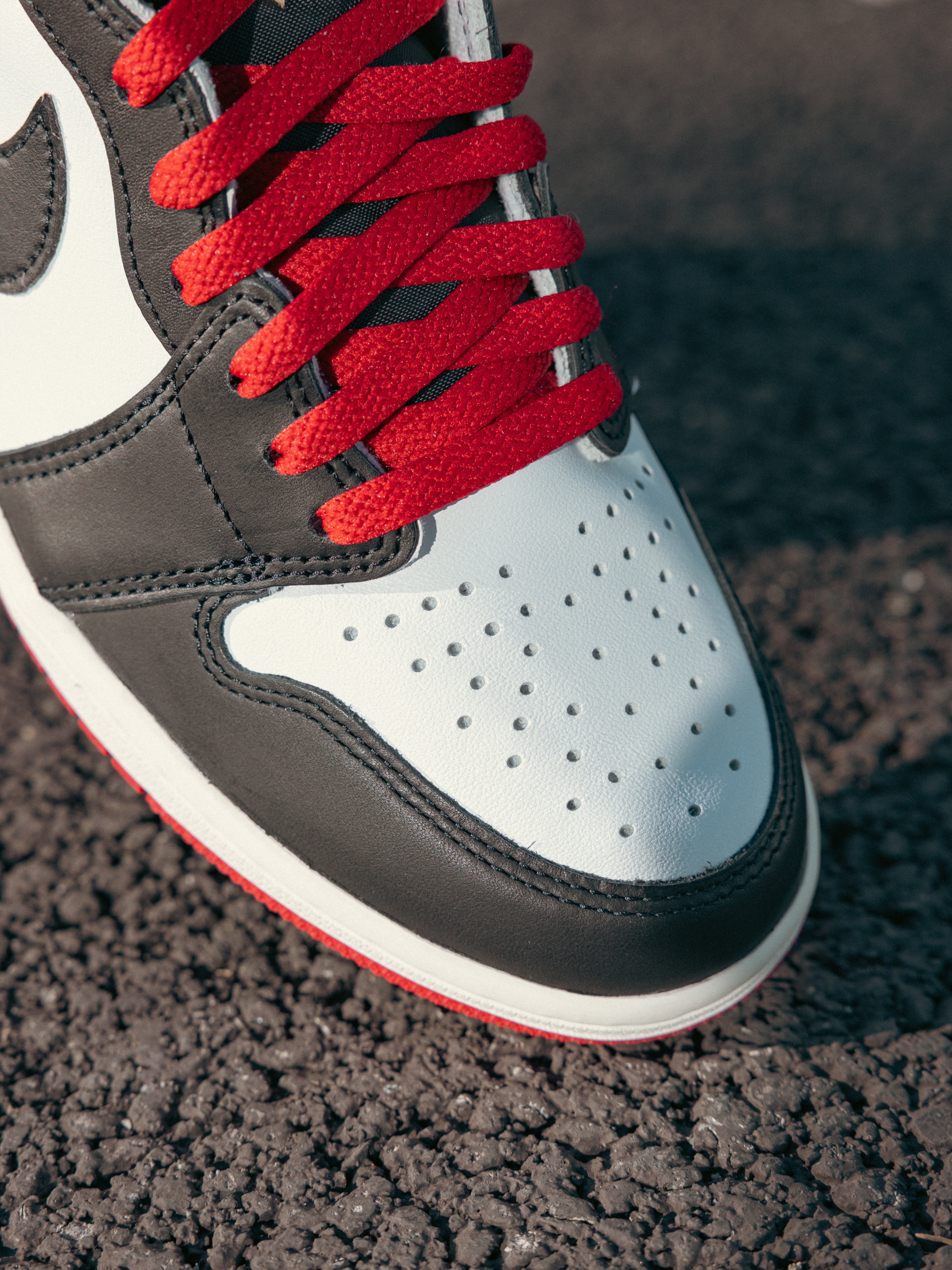 Jordan 1 Retro High OG Black Toe 착용 스타일 - 2