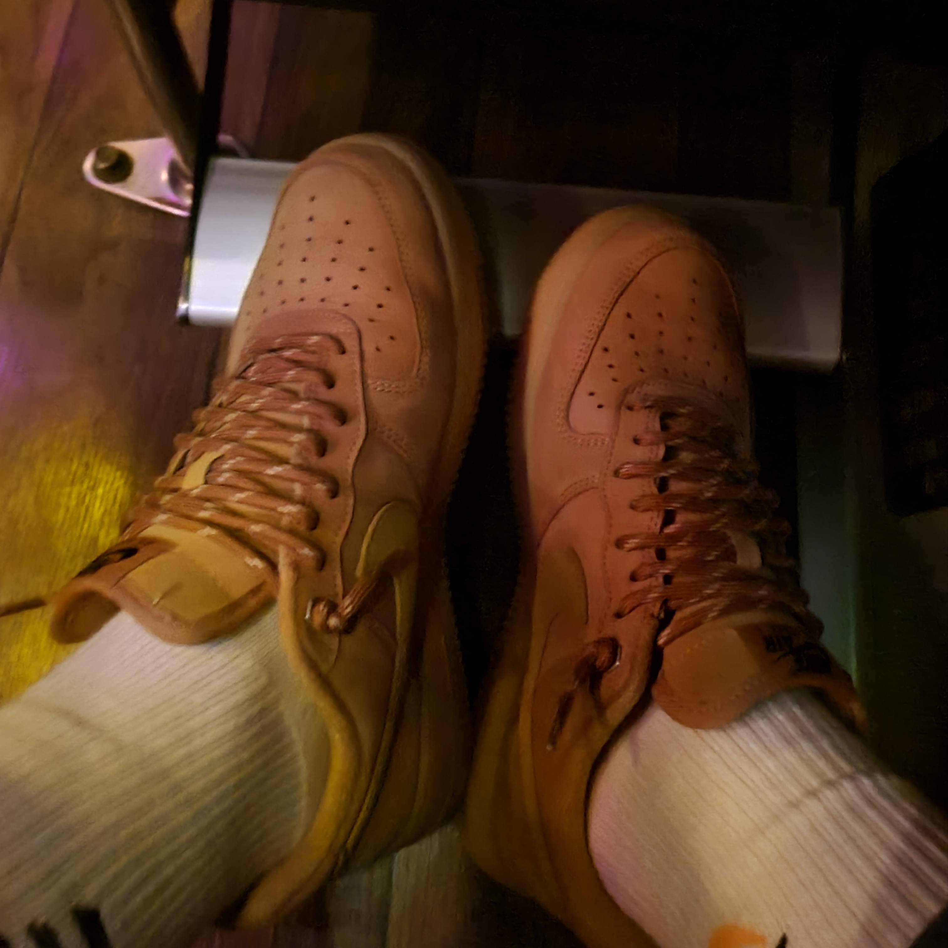 Nike Air Force 1 '07 WB Flax 착용 스타일