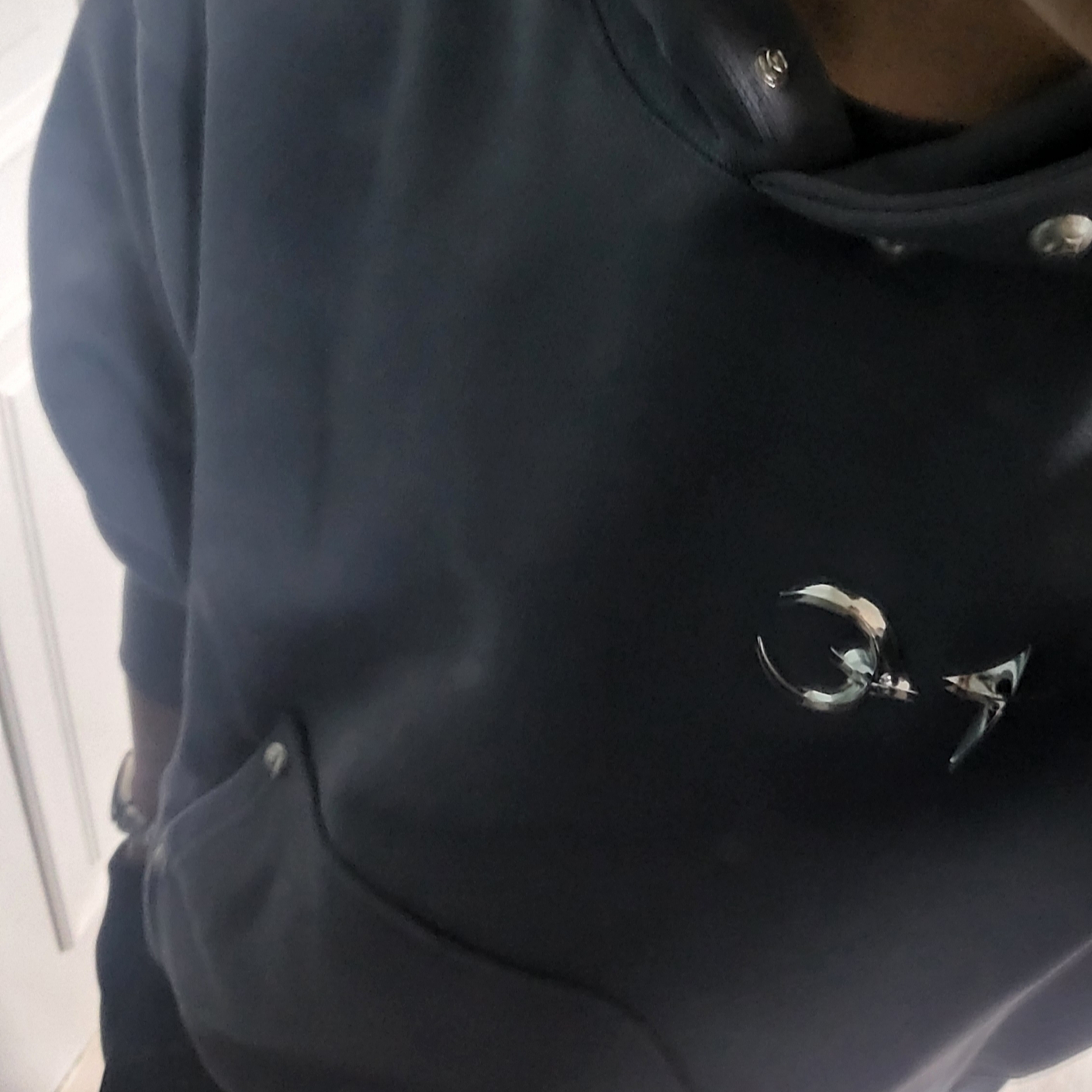 Thug Club Armor Hoodie Gray 착용 스타일