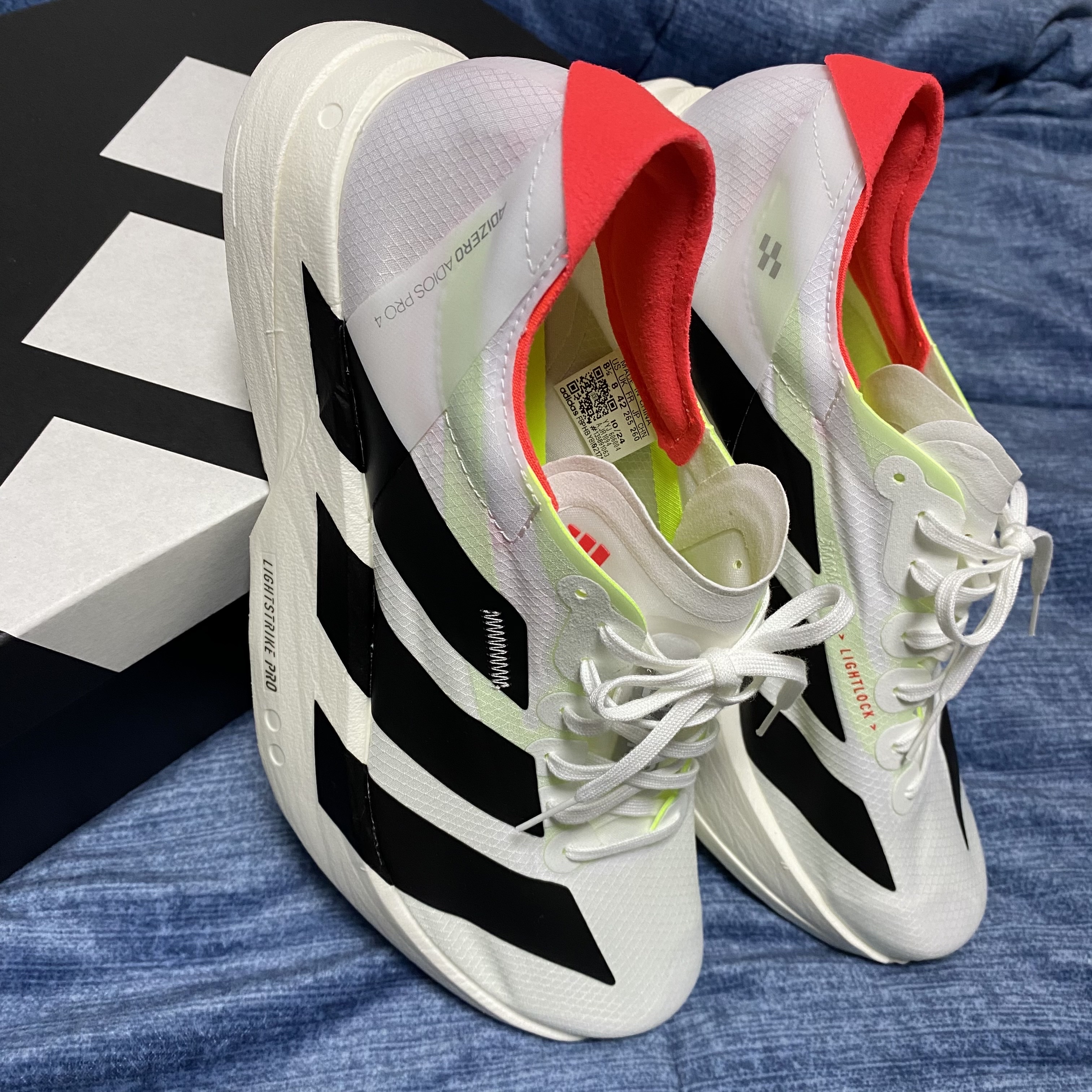 Adidas Adizero Adios Pro 4 Cloud White Core Black 착용 스타일 - 1