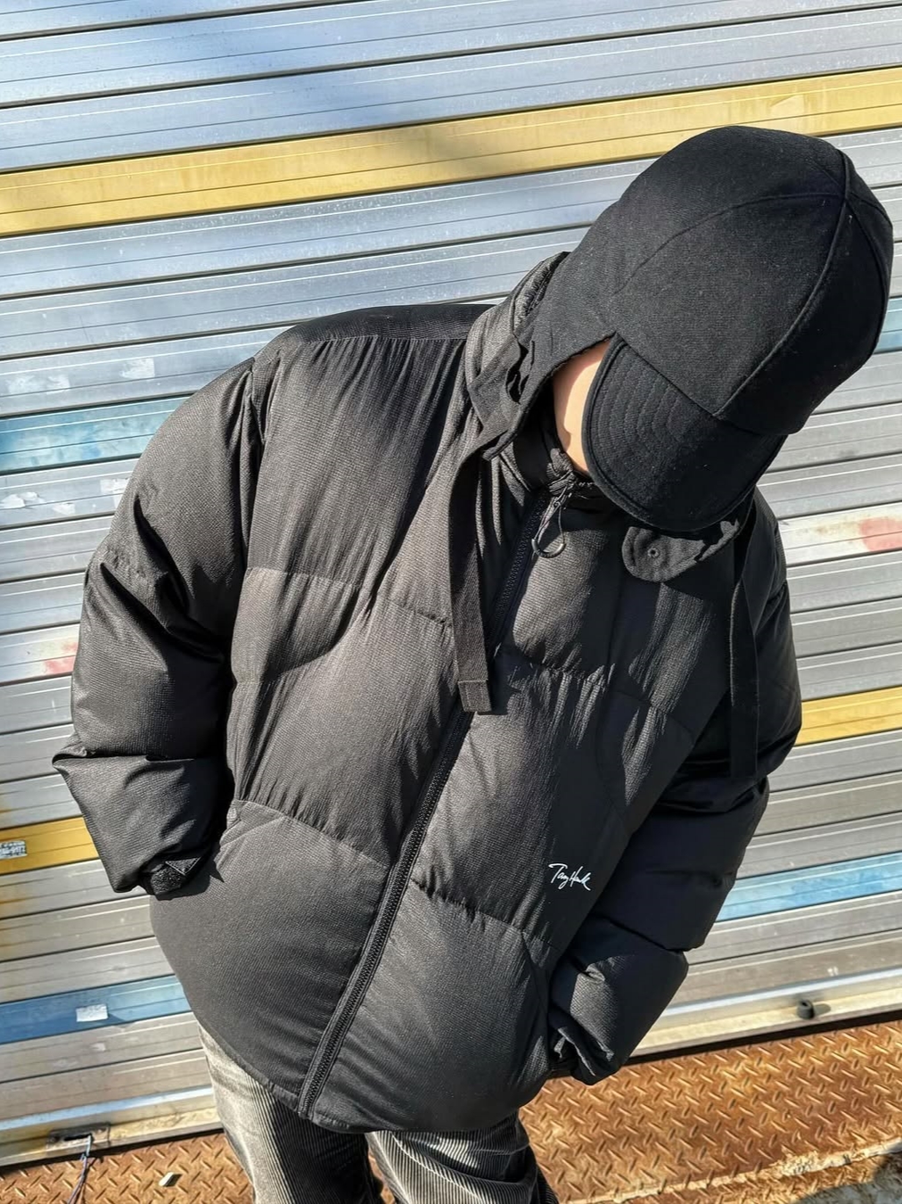 TONY HAWK Torrey Pines High Neck Down Short Puffer Black 착용 스타일 - 3