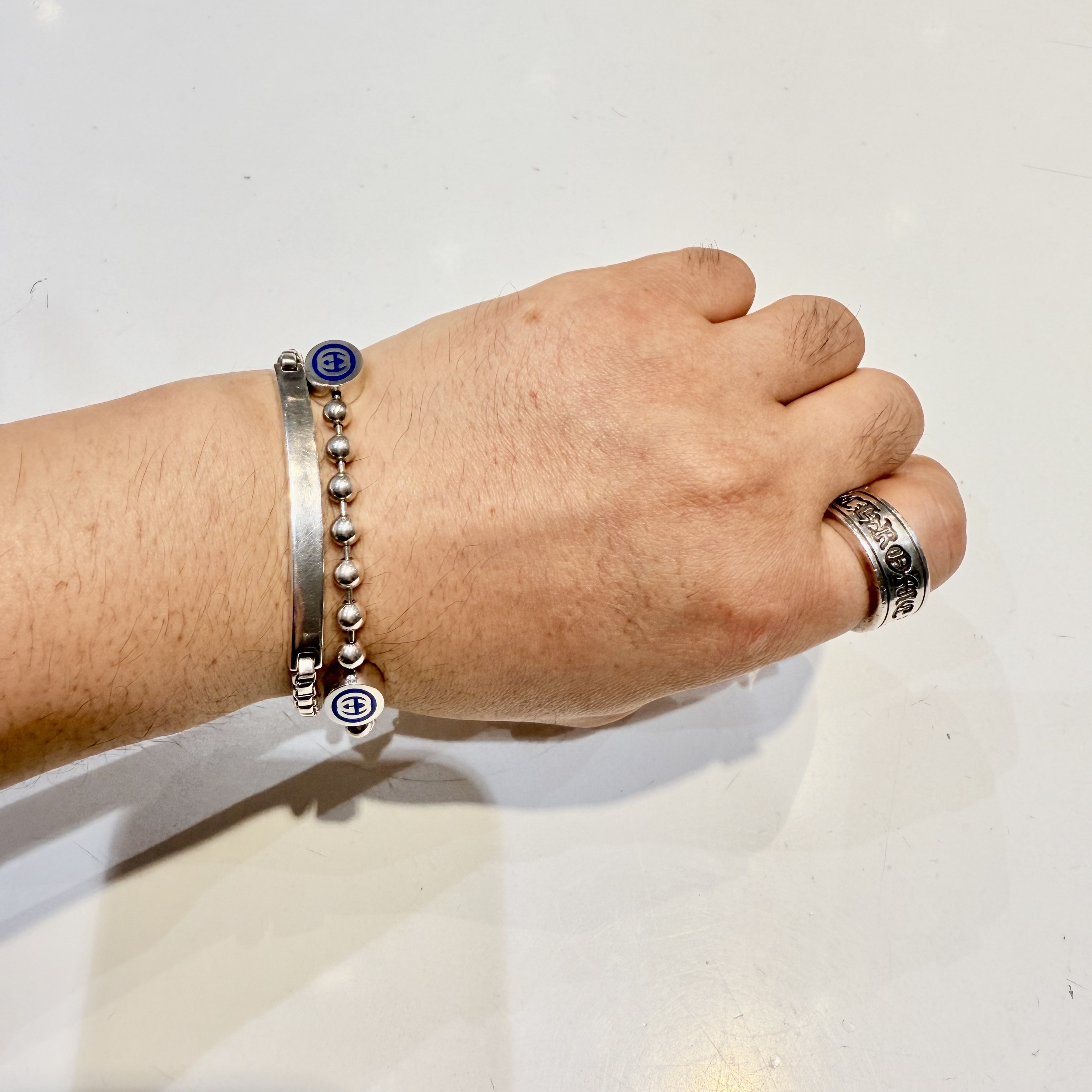Gucci Interlocking G Boule Chain Bracelet Silver Blue Enamel 착용 스타일