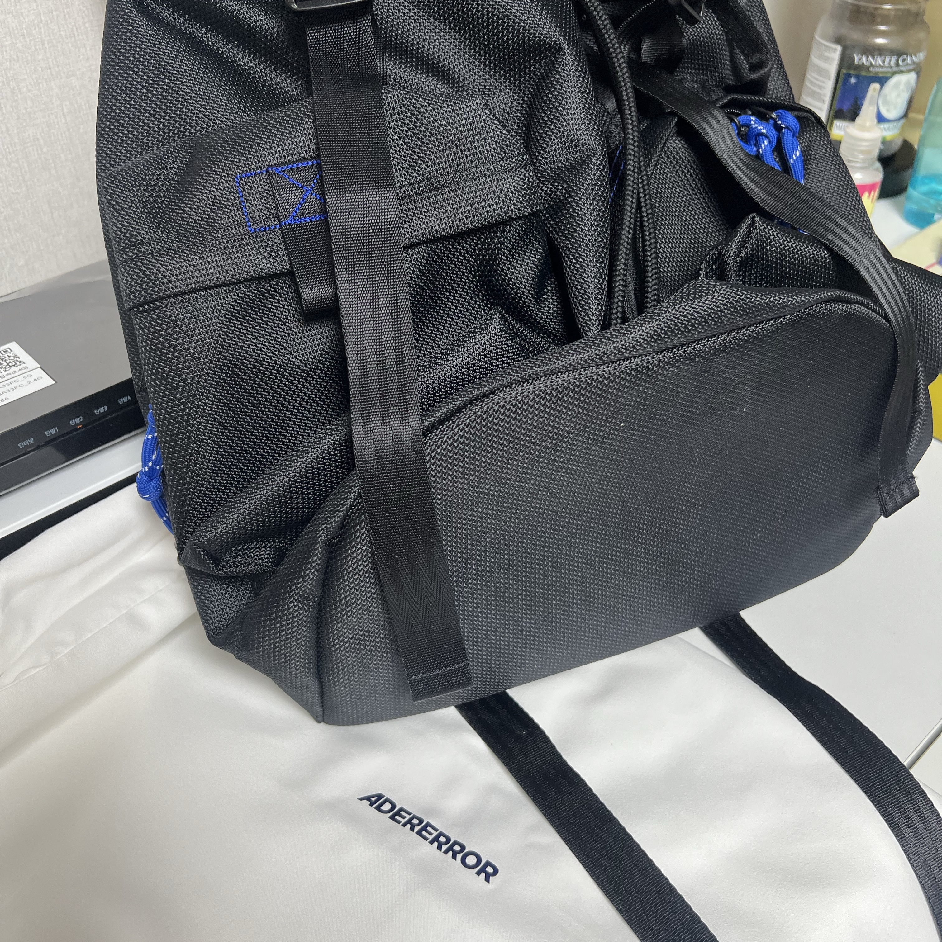 Ader Error Acy Product 121 Rucksack Noir 착용 스타일 - 1
