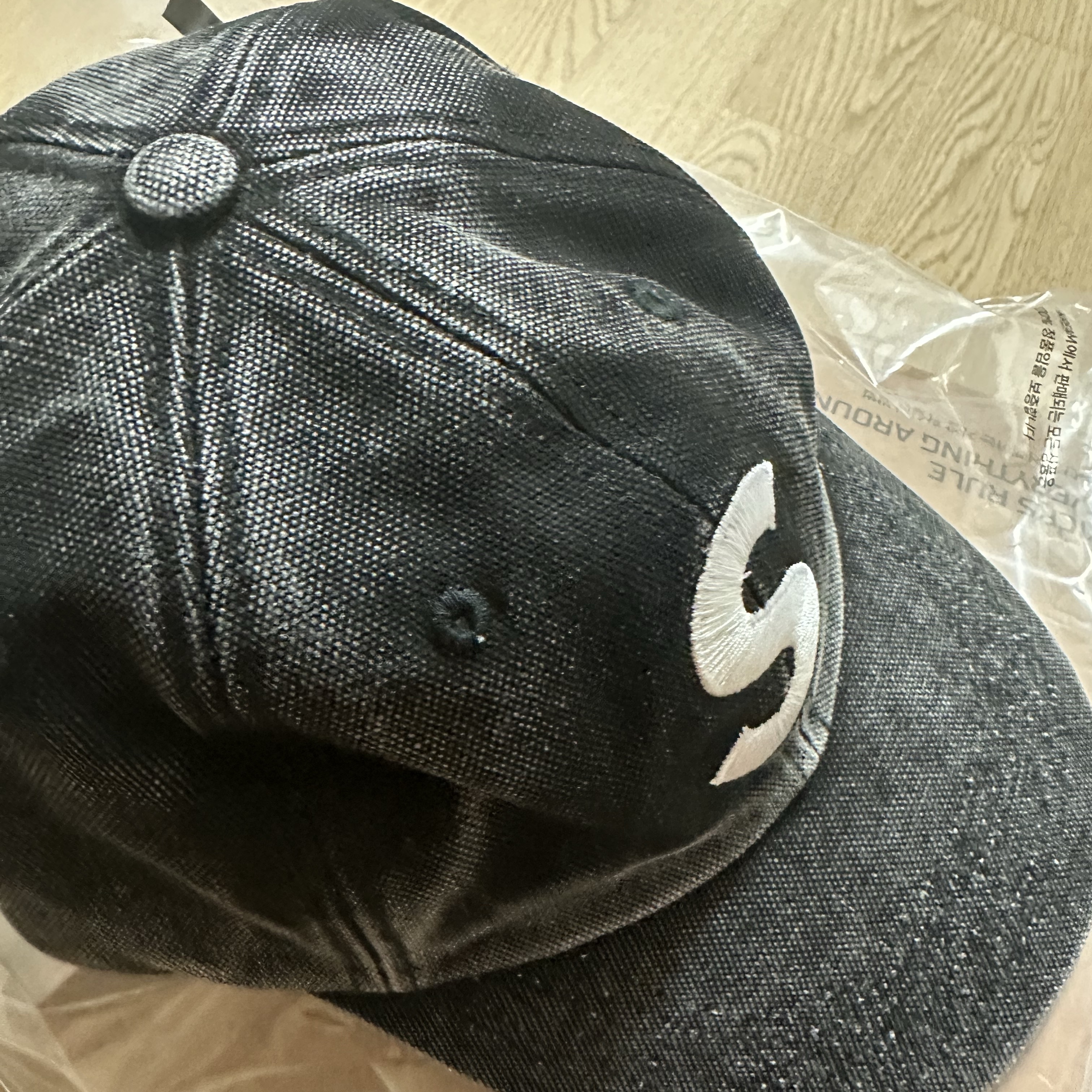 Supreme Pigment S Logo 6-Panel Black - 24FW 착용 스타일 - 2