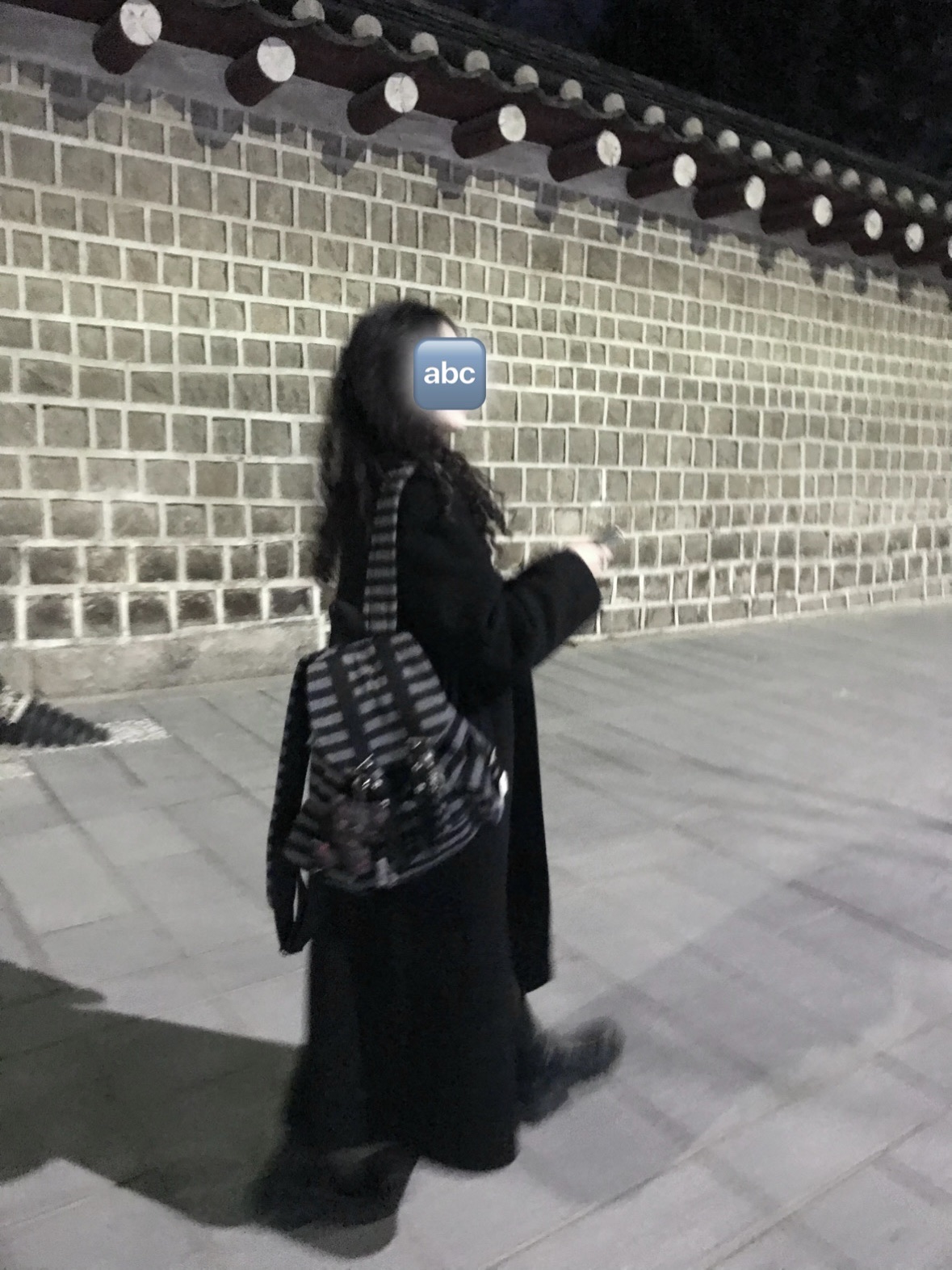 (W) Insilence Classic Maxi Coat Black, Pahisum Wool Stripe Backpack Black 착용 스타일