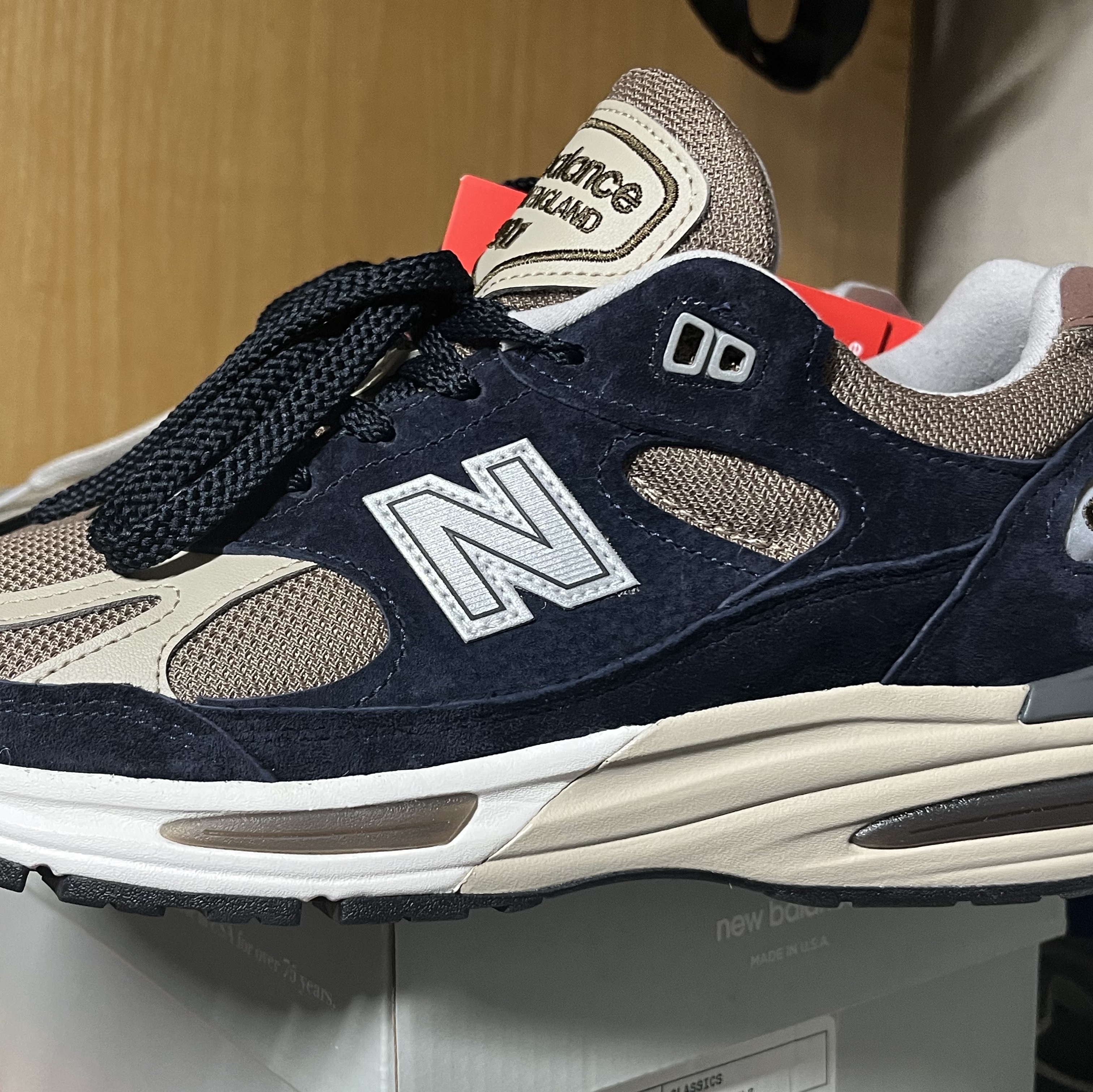 New Balance 991v2 Made in UK After Midnight Sepia Tint 착용 스타일