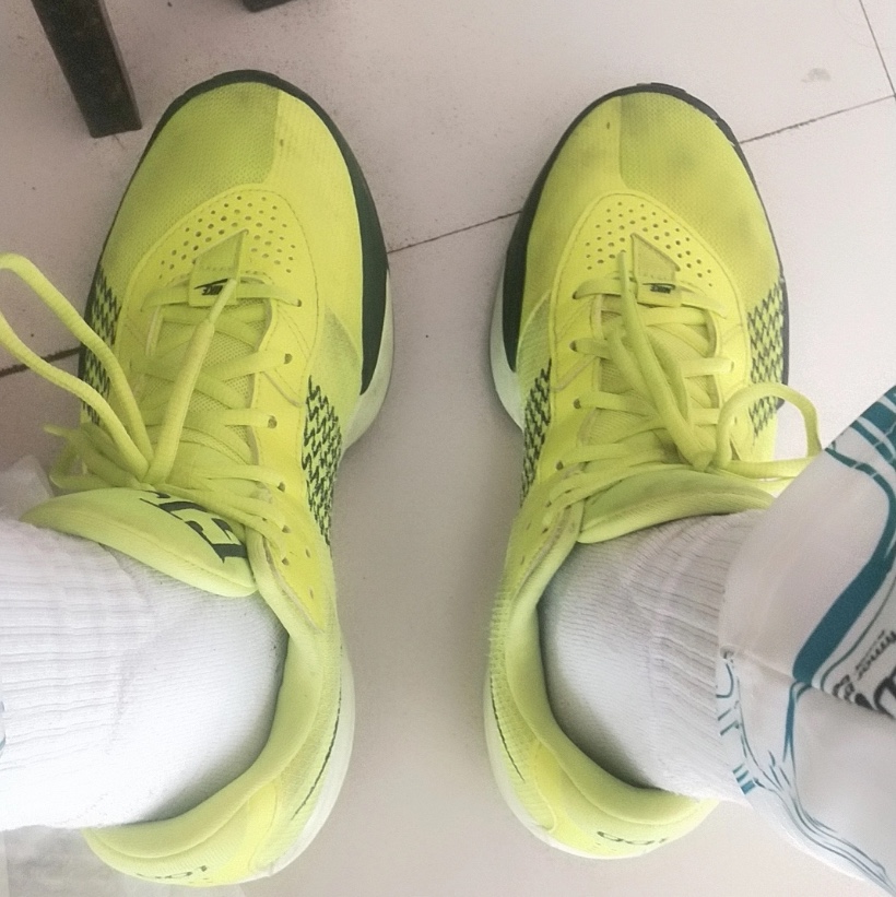 Nike Air Zoom G.T. Cut Academy EP Volt Anthracite 착용 스타일