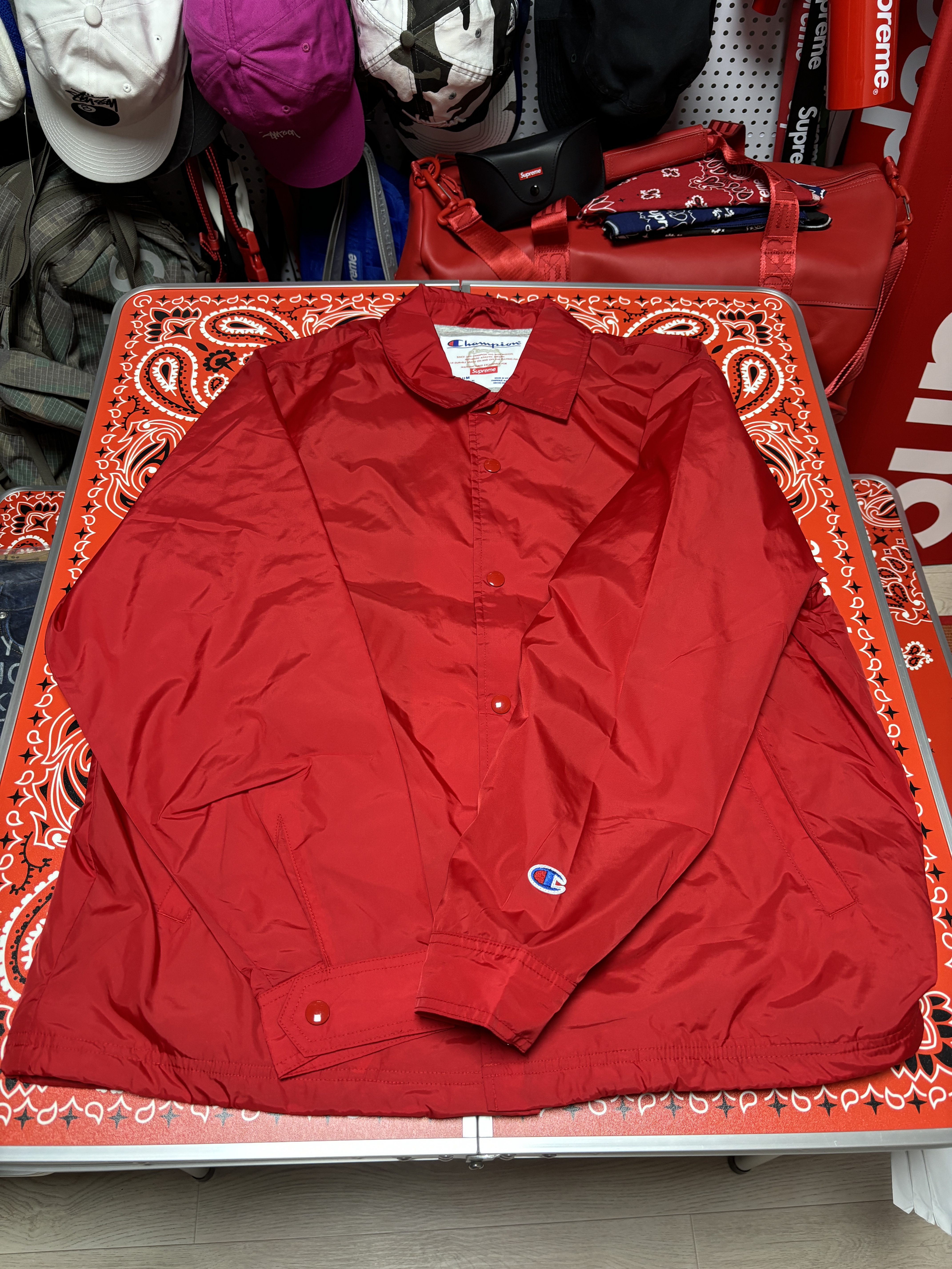 Supreme x The North Face Summit Series Outer Tape Seam Coaches Jacket Pink - 21SS, Supreme x Ducati Track Jacket Light Grey - 24SS 착용 스타일 - 8
