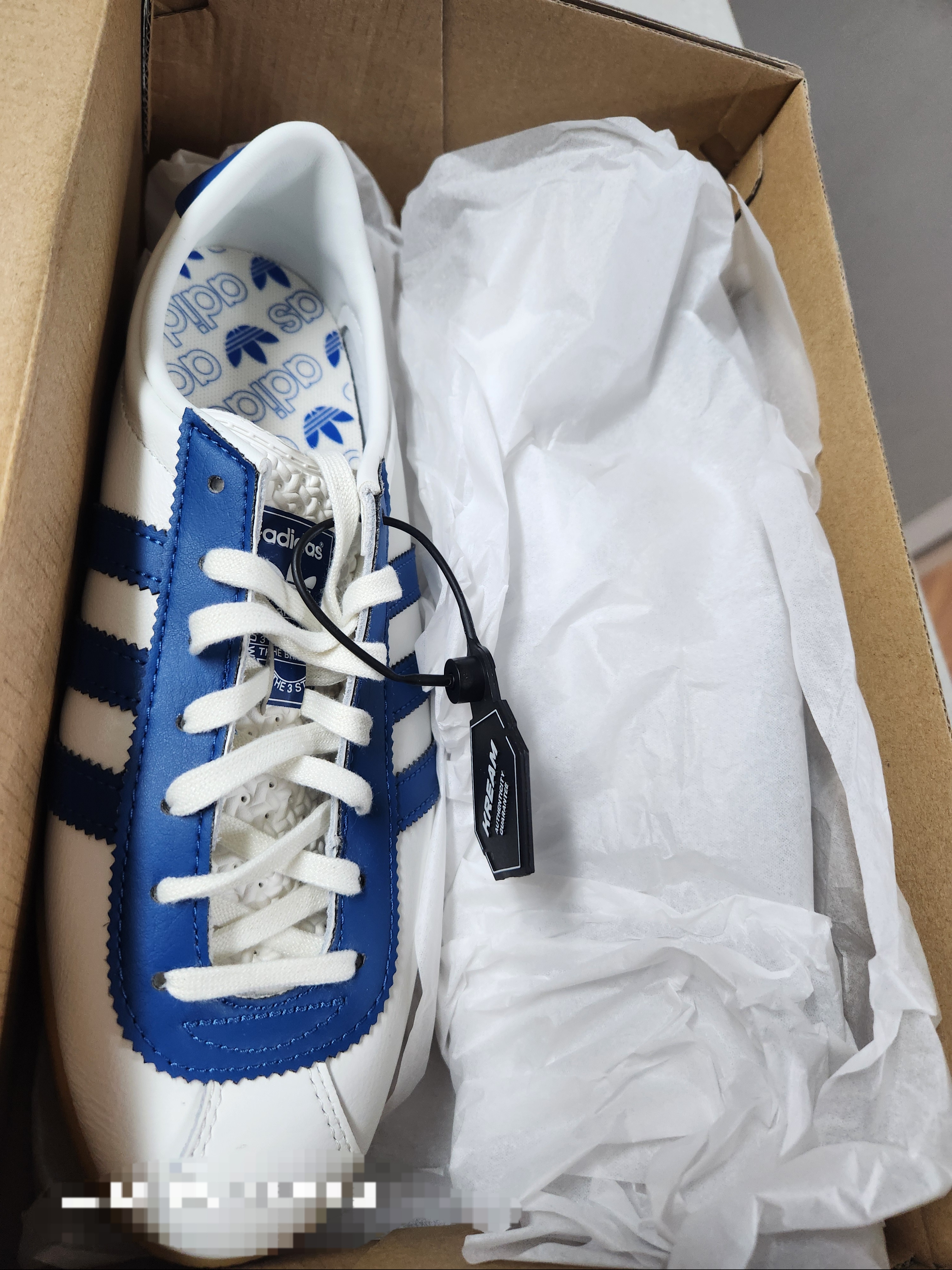Adidas London Core White Dark Marine 착용 스타일 - 3