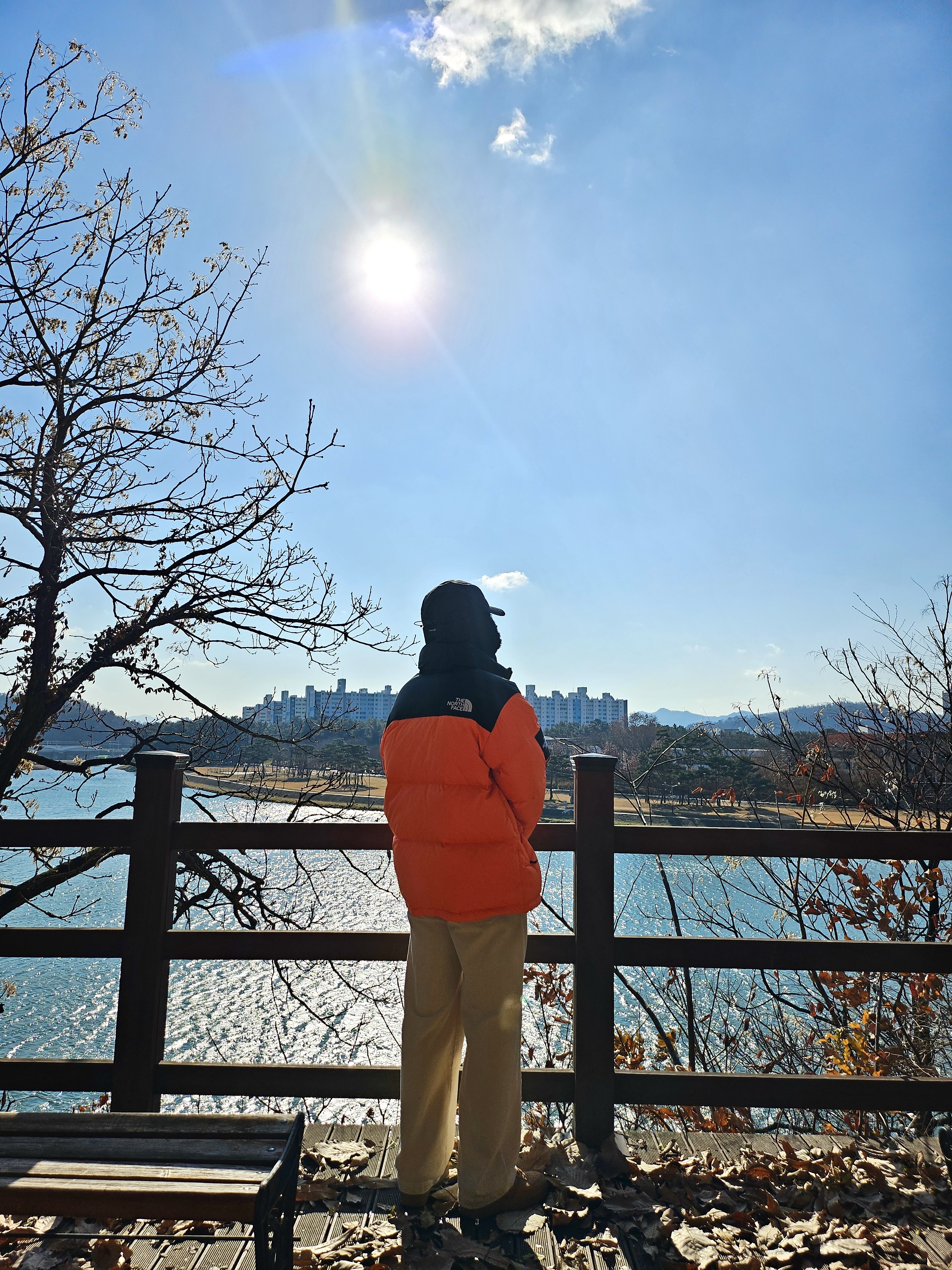 The North Face Drivent Earmuff Cap Black, Supreme x The North Face Nuptse Orange - 16FW 착용 스타일 - 2