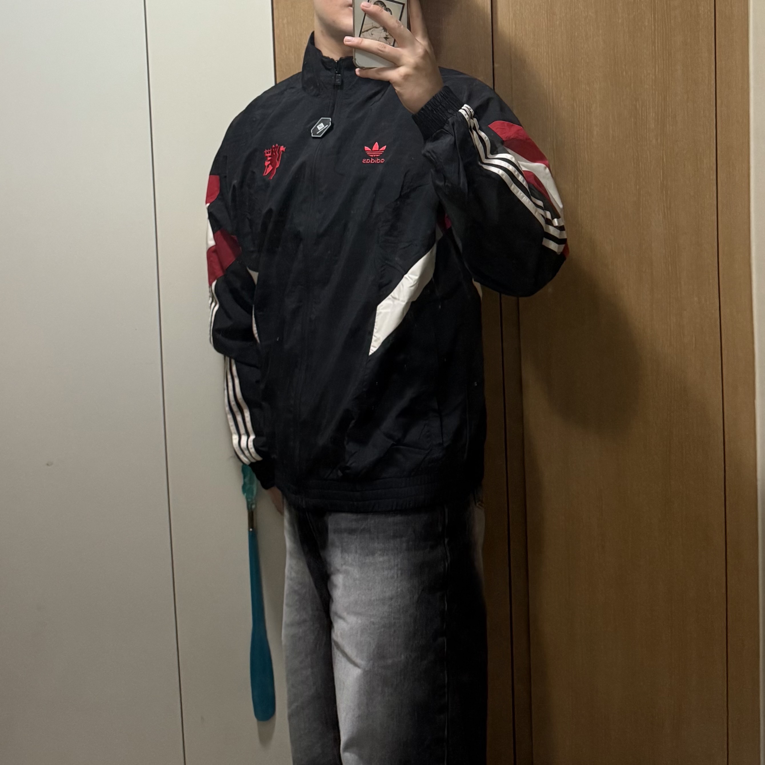 Adidas Manchester United Originals Track Top Black Red - KR Sizing 착용 스타일 - 2
