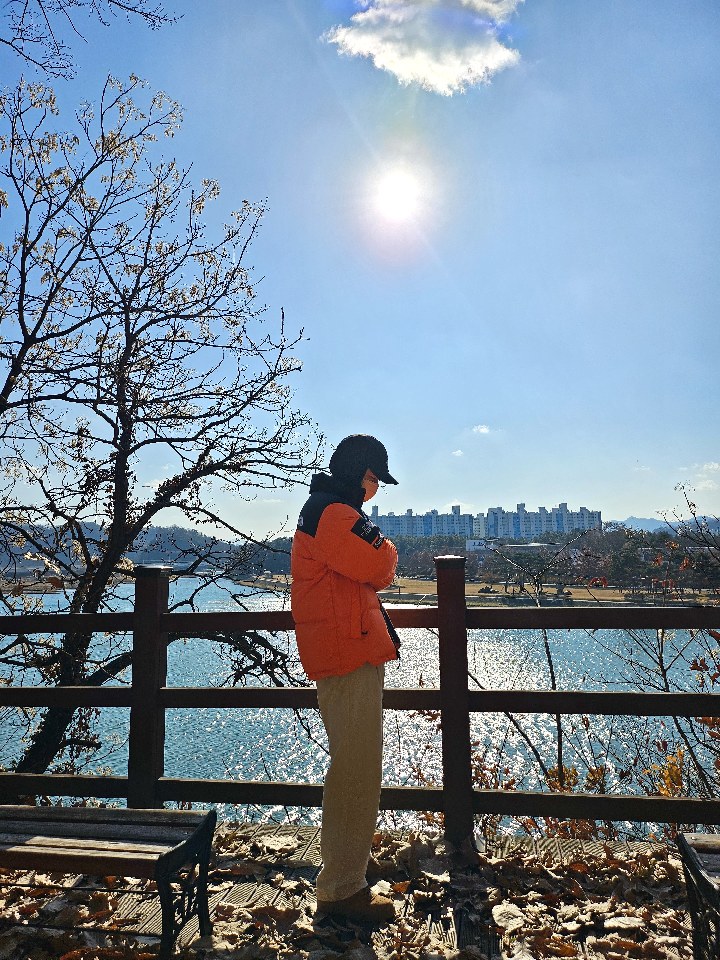 The North Face Drivent Earmuff Cap Black, Supreme x The North Face Nuptse Orange - 16FW 착용 스타일 - 1