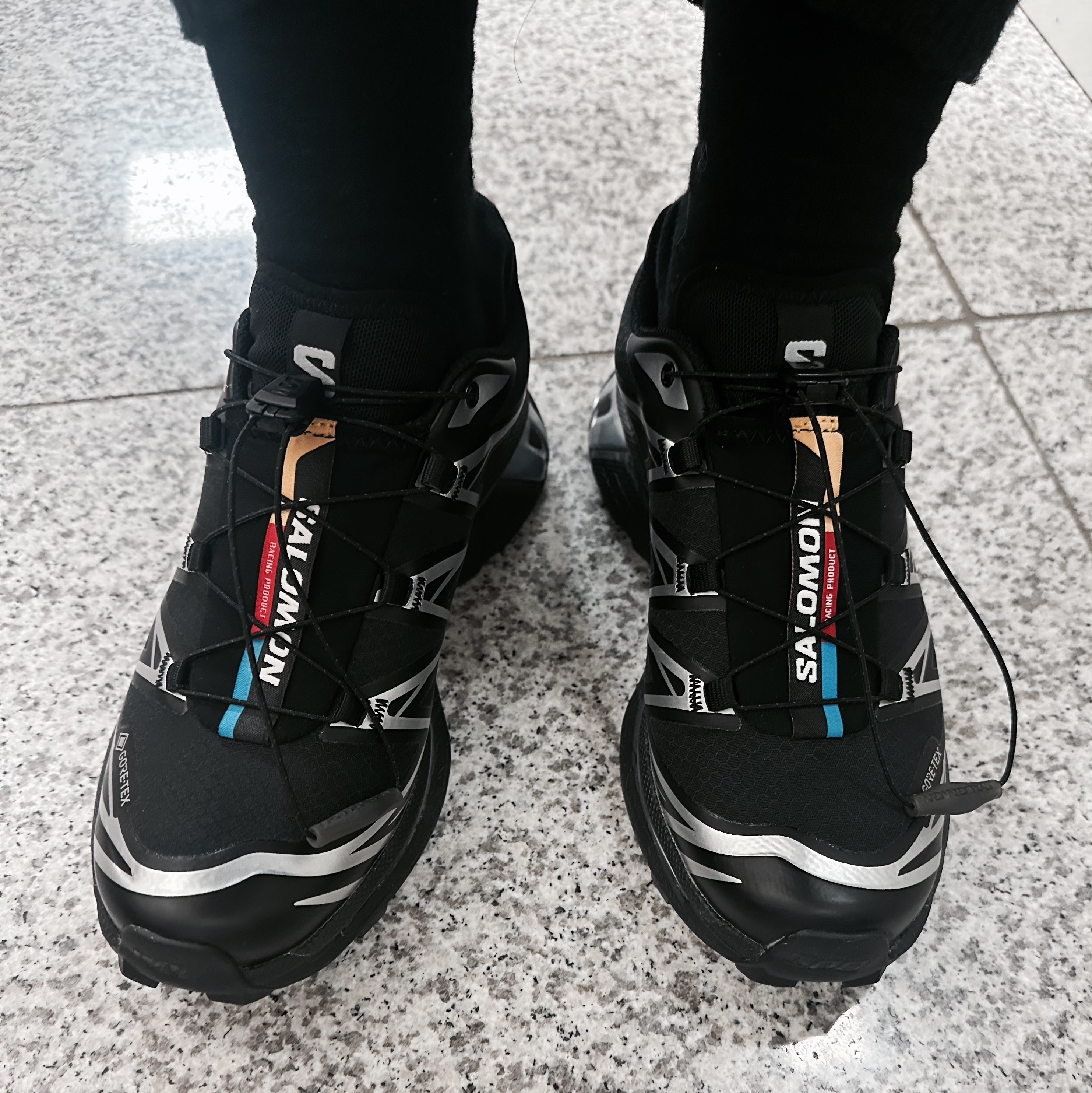 Salomon XT-6 GTX Black Silver 착용 스타일