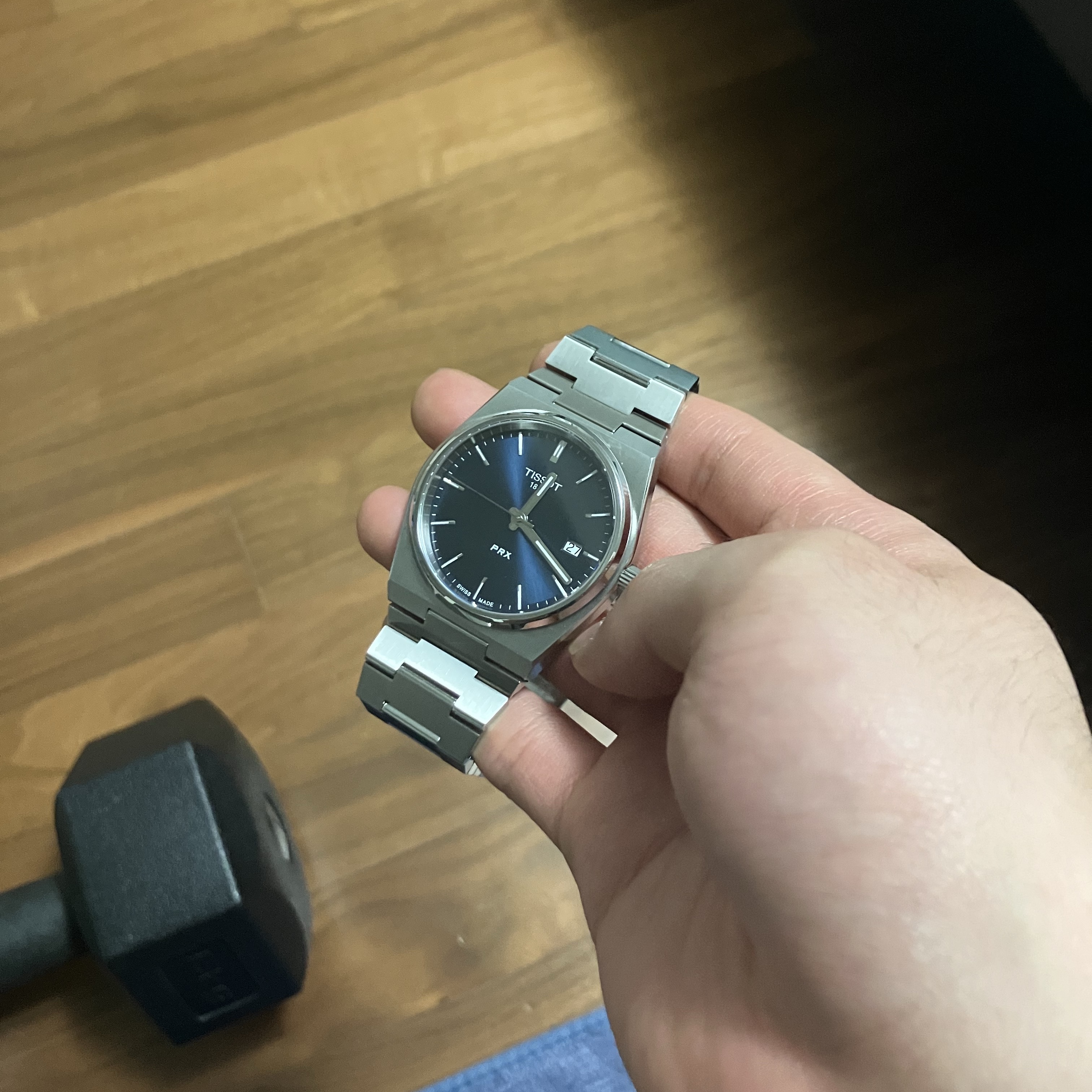 Tissot PRX 40mm Quartz Steel Blue 착용 스타일