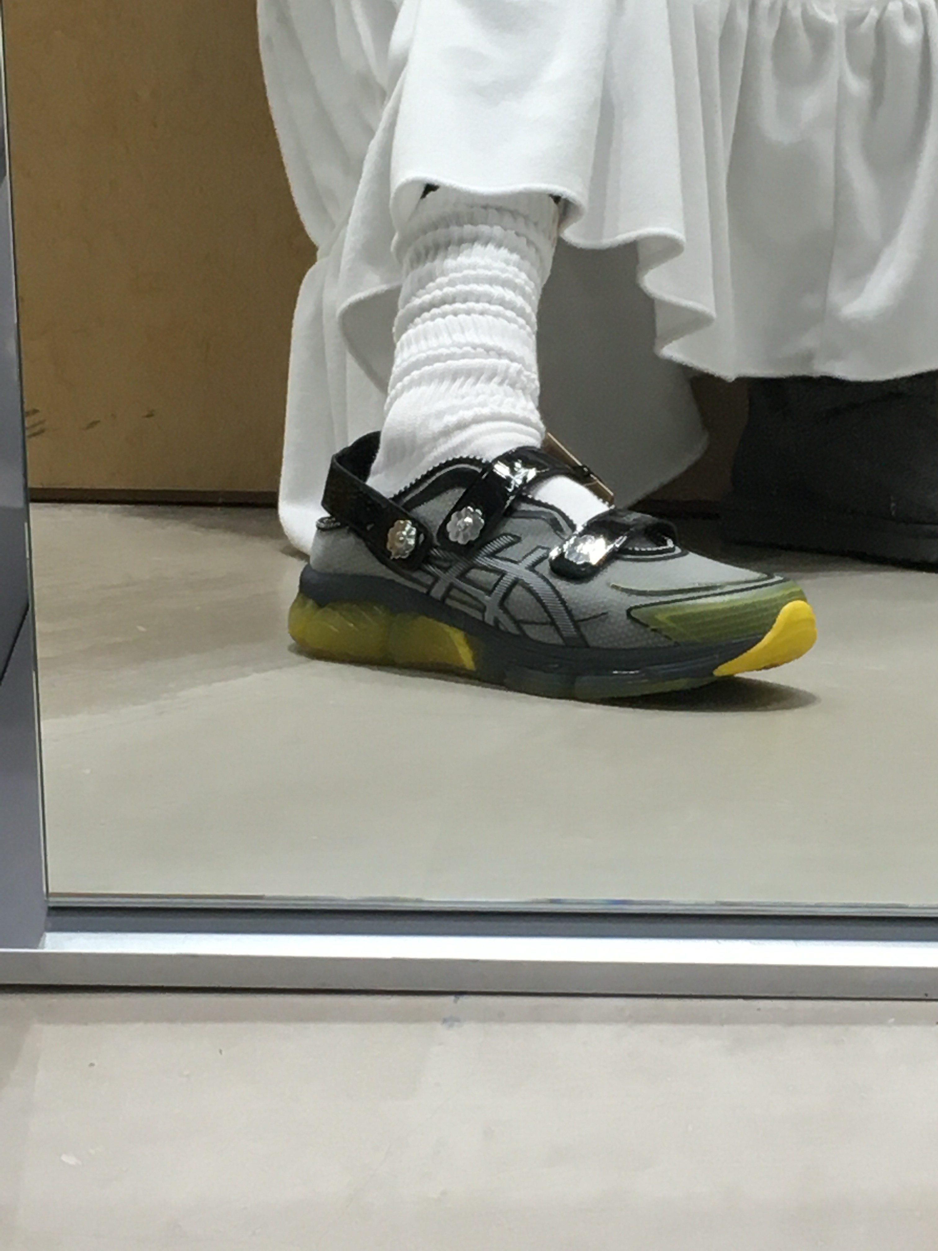 Asics x Cecilie Bahnsen Gel-Quantum 360 VIII Grey Yellow 착용 스타일