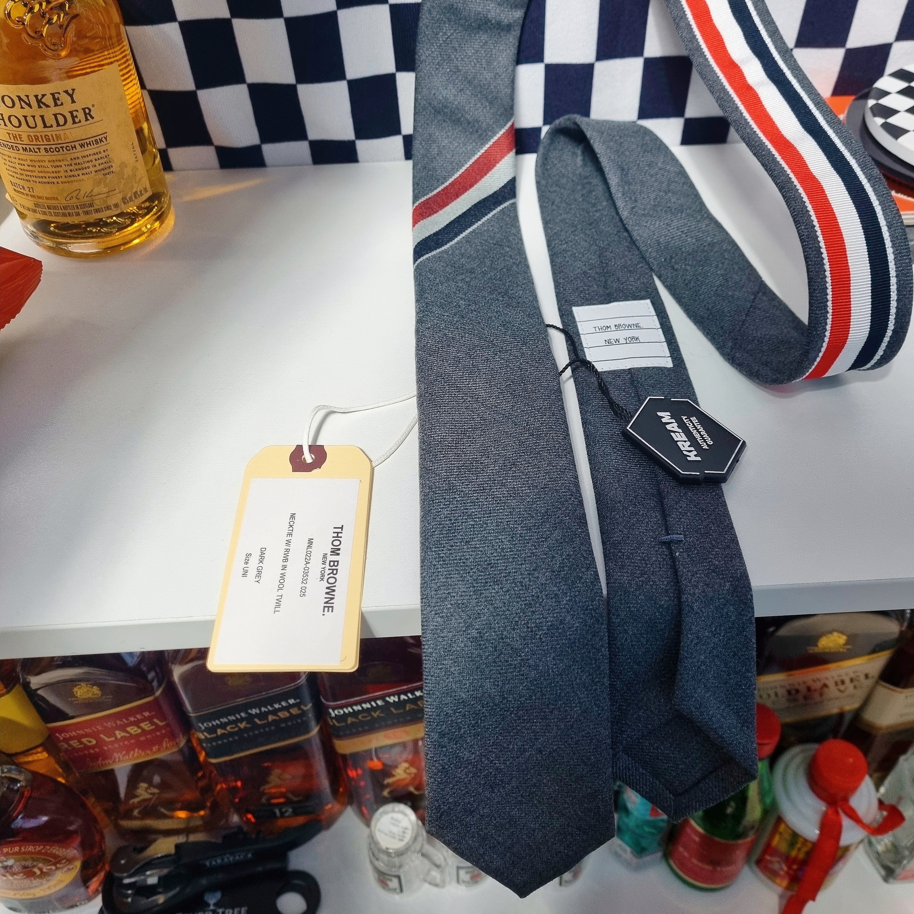 Thom Browne Engineered Stripe Necktie in Wool Dark Grey 착용 스타일 - 2