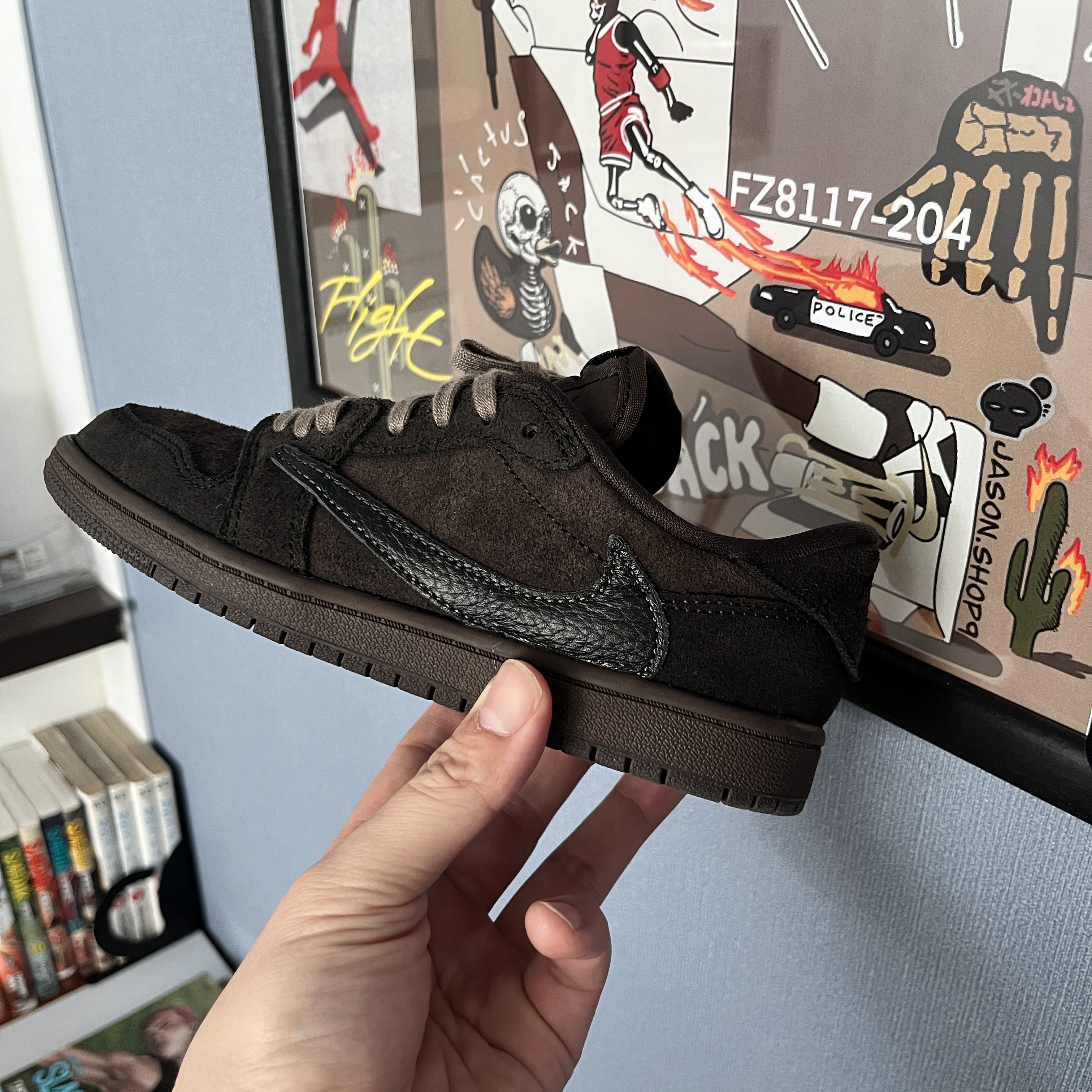 Jordan 1 x Travis Scott Retro Low OG SP Velvet Brown and Dark Mocha 착용 스타일 - 2