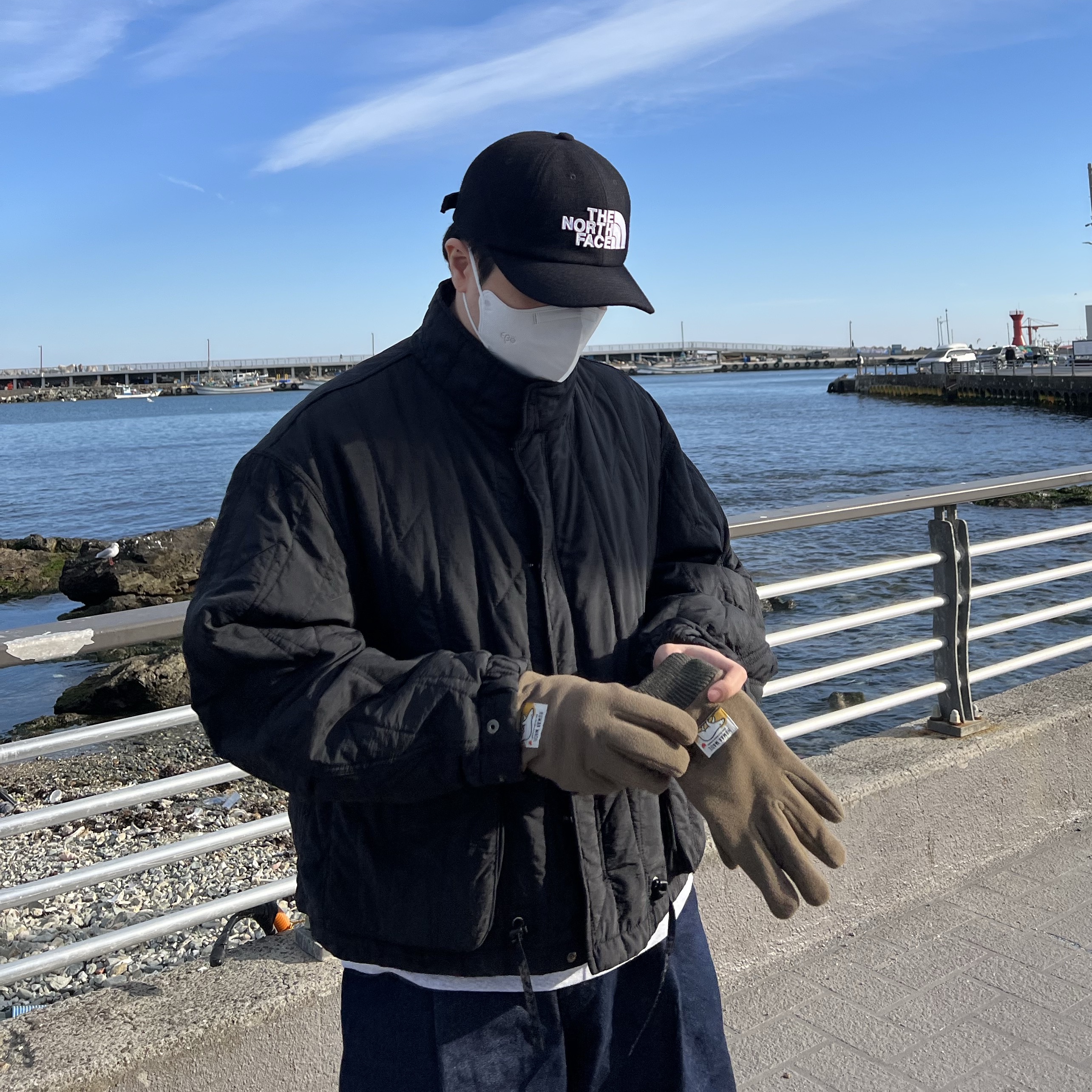 Human Made Fleece Gloves Olive Drab 착용 스타일 - 1