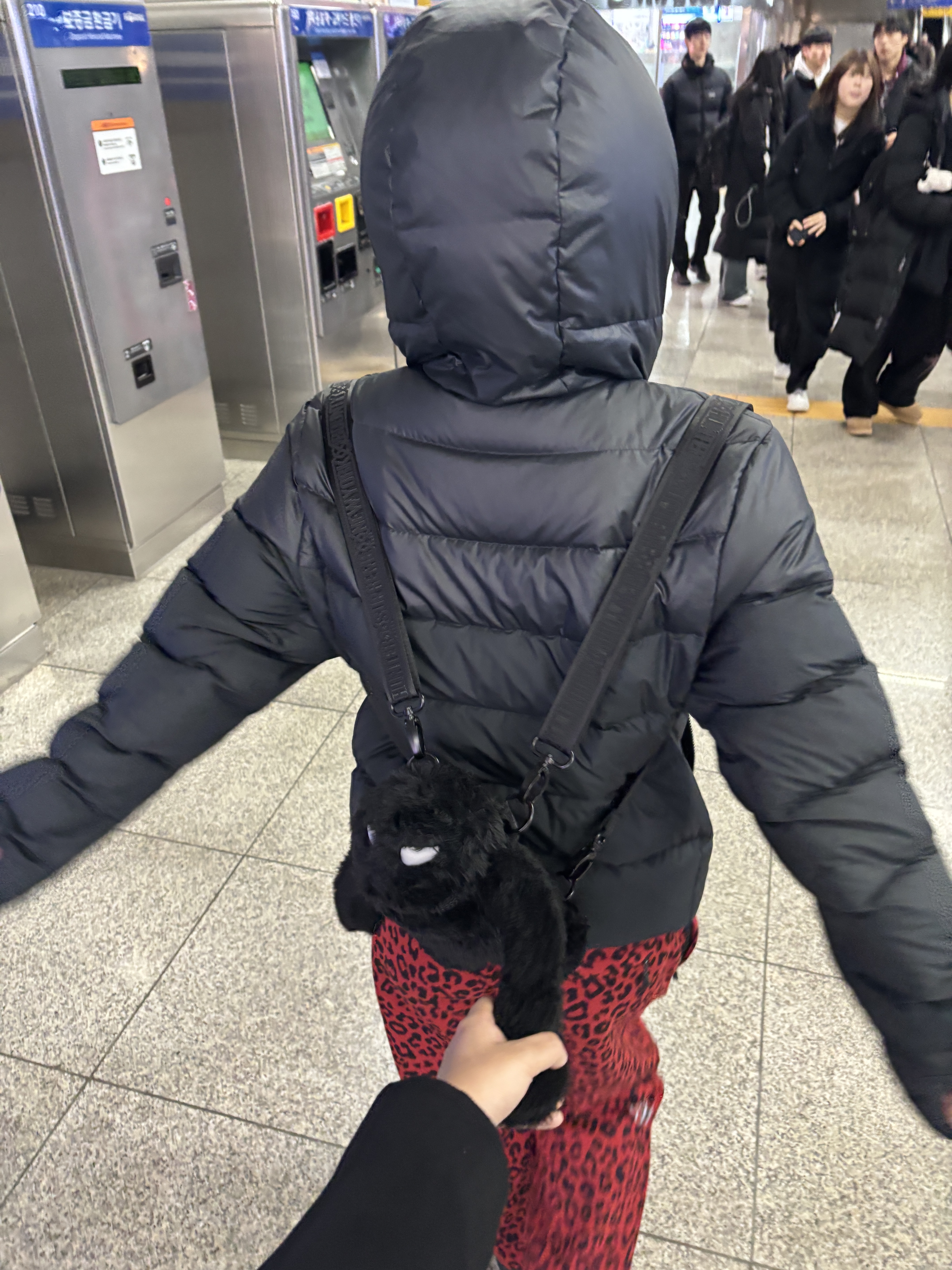 Supreme x Bounty Hunter Backpack Black - 23FW 착용 스타일