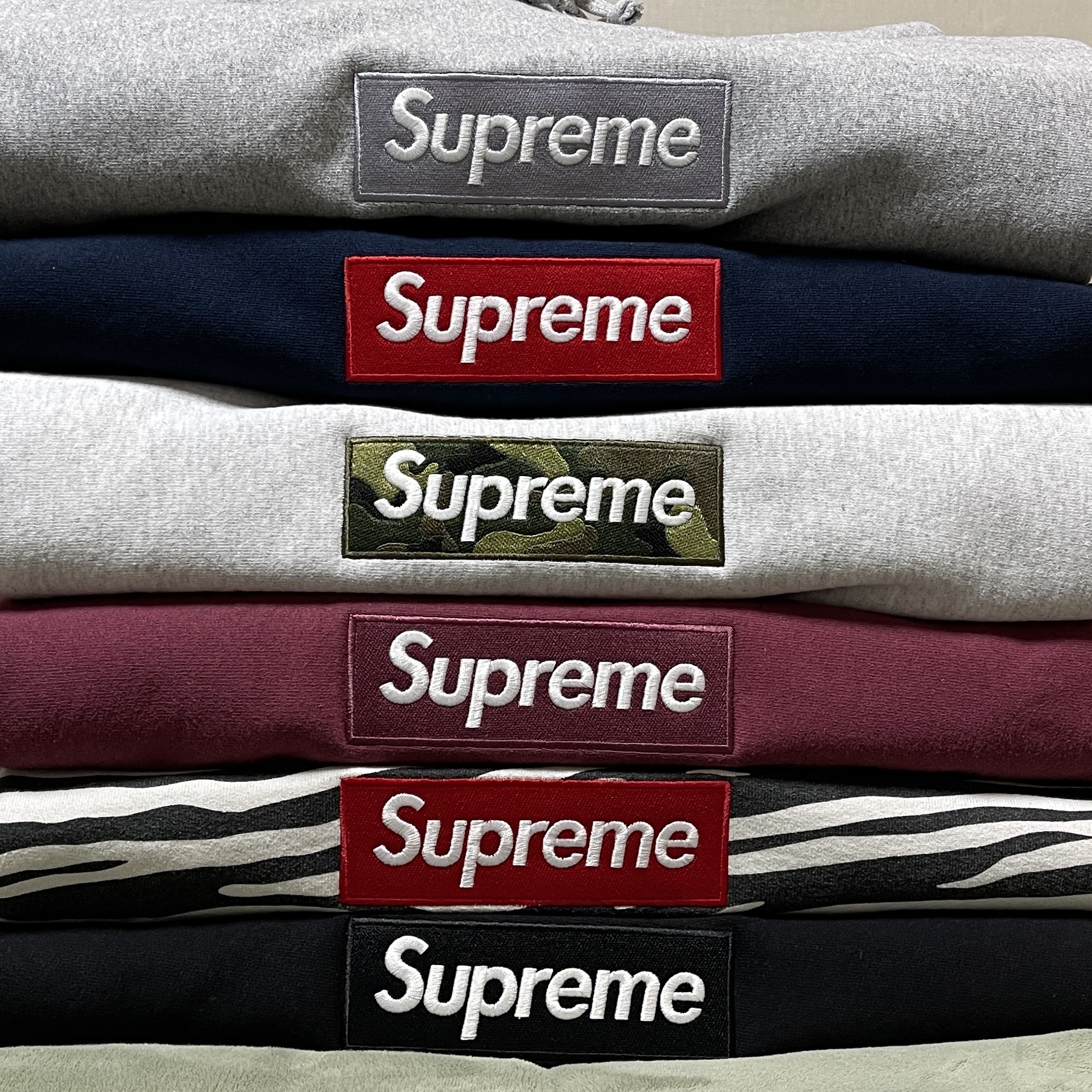 Supreme Box Logo Hooded Sweatshirt Heather Grey - 24FW, Supreme Box Logo Hooded Sweatshirt Navy - 24FW 착용 스타일