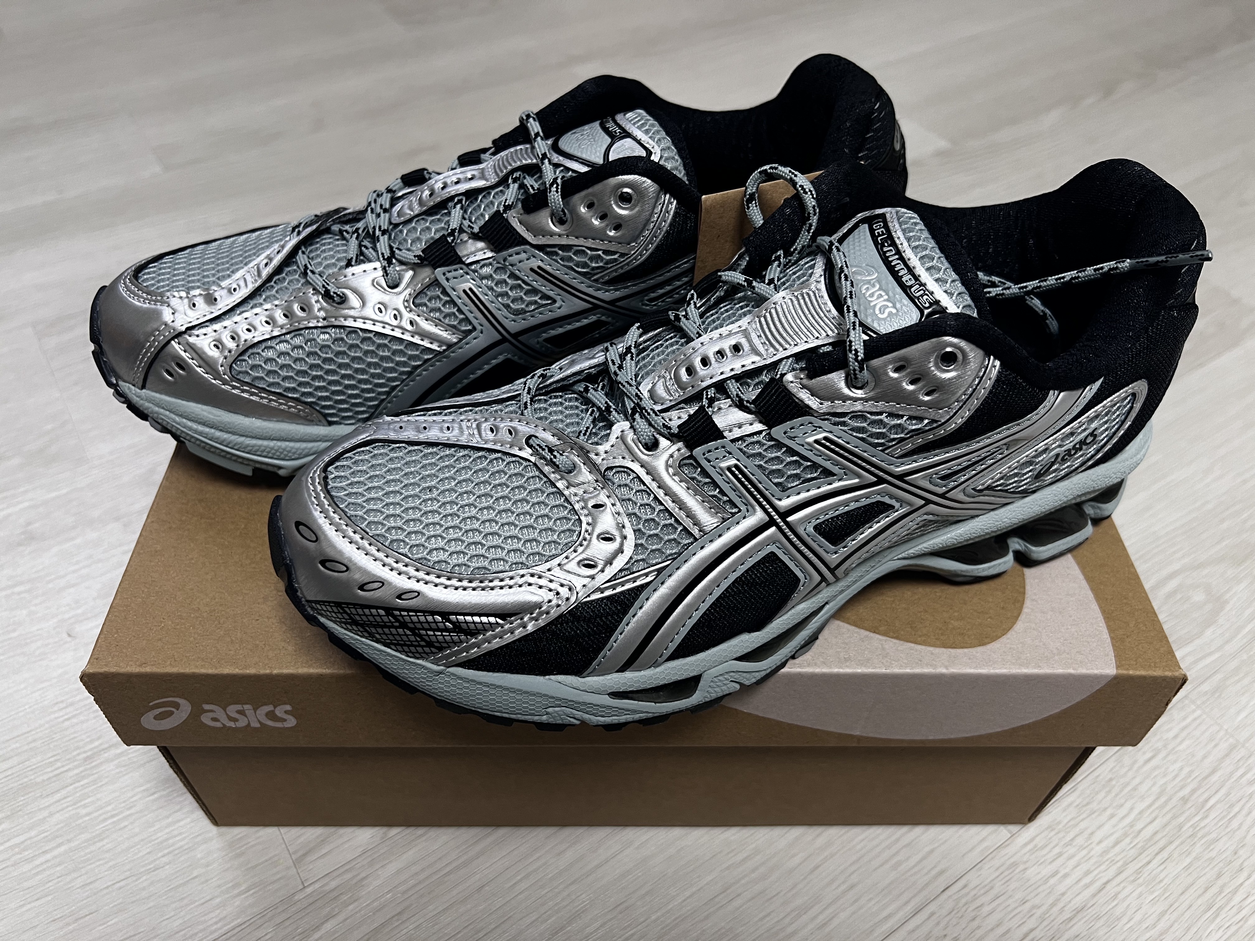 Asics Gel-Nimbus 10.1 Ocean Haze Pure Silver 착용 스타일