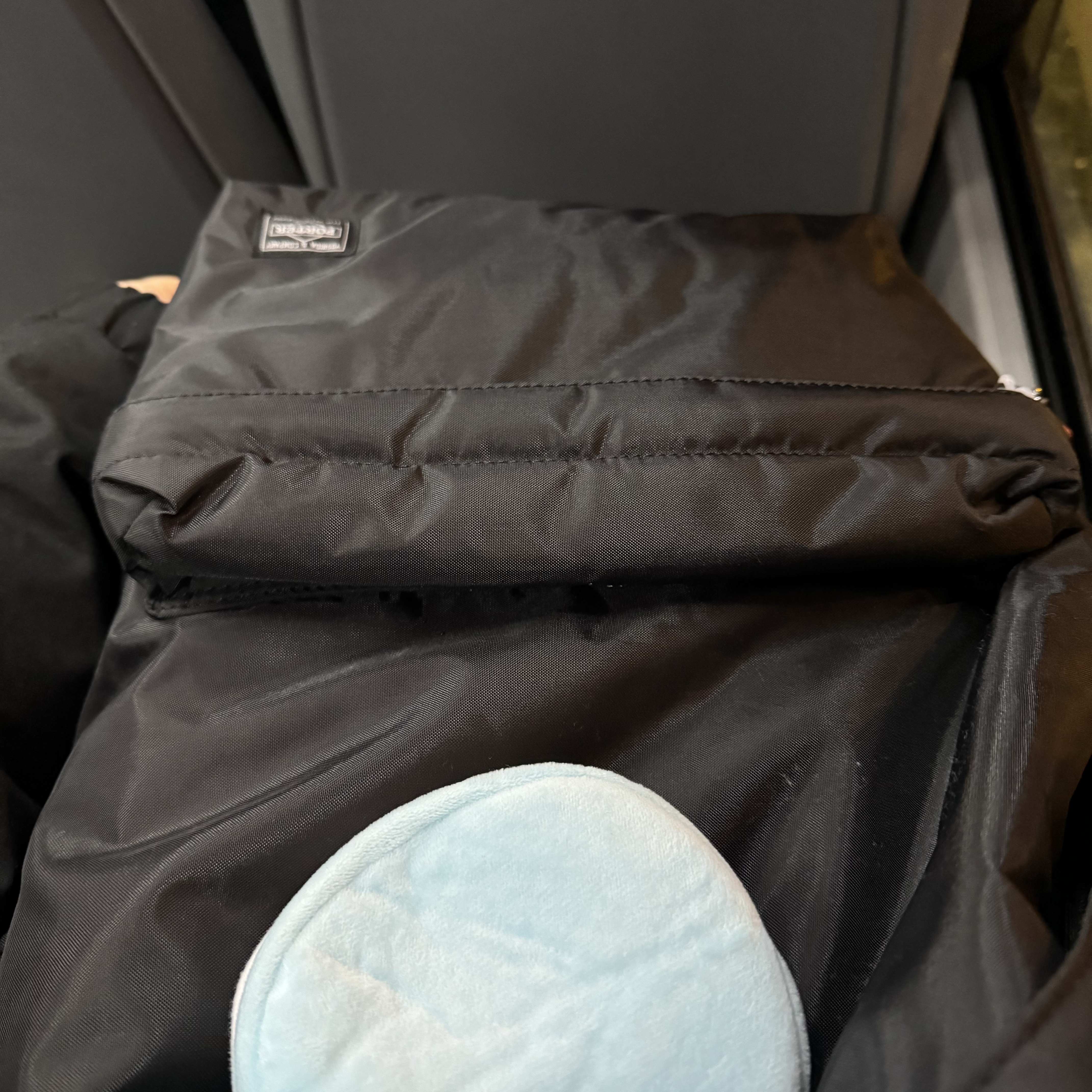 Porter x Comme des Garcons Backpack L Black 착용 스타일