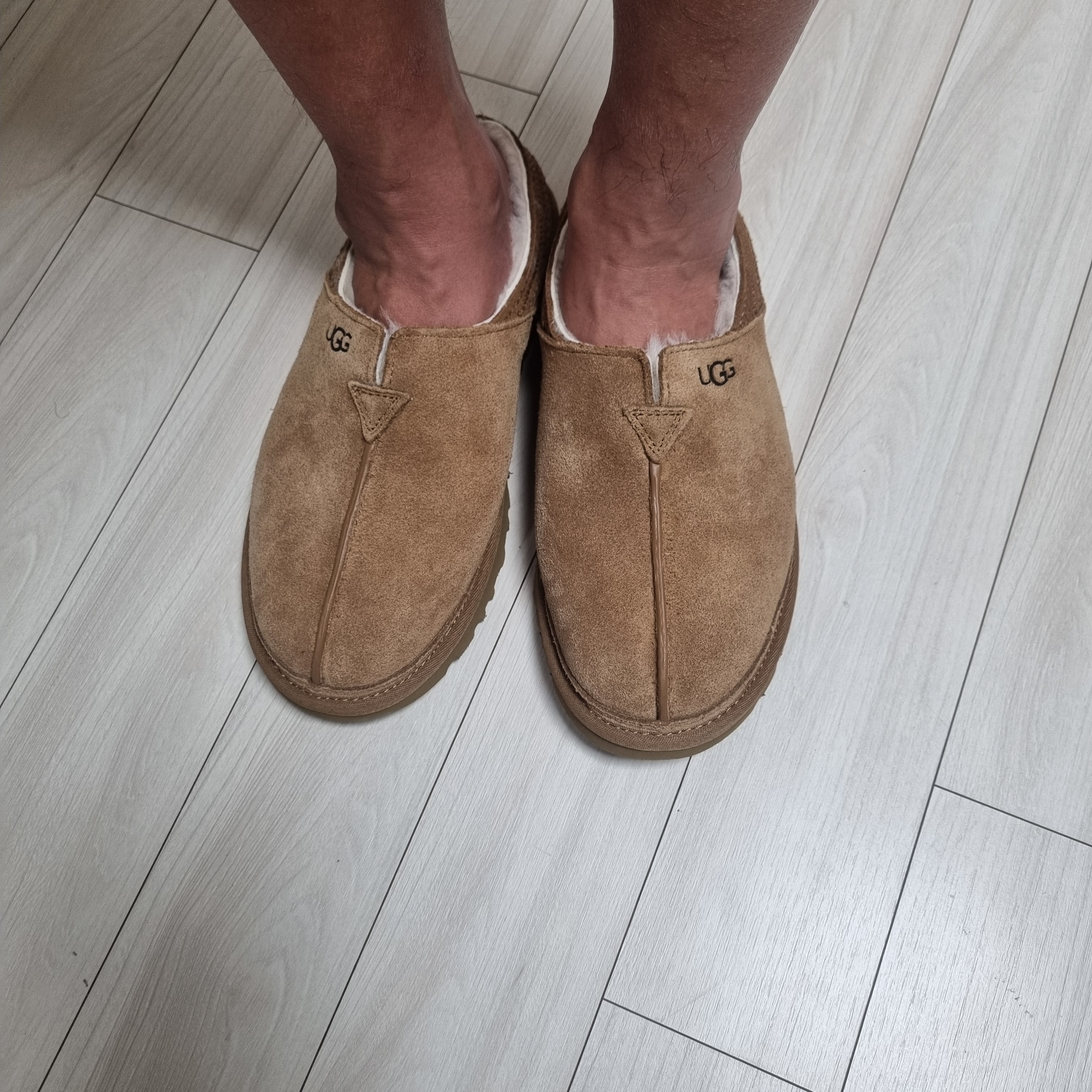 UGG Neuman Chestnut 착용 스타일