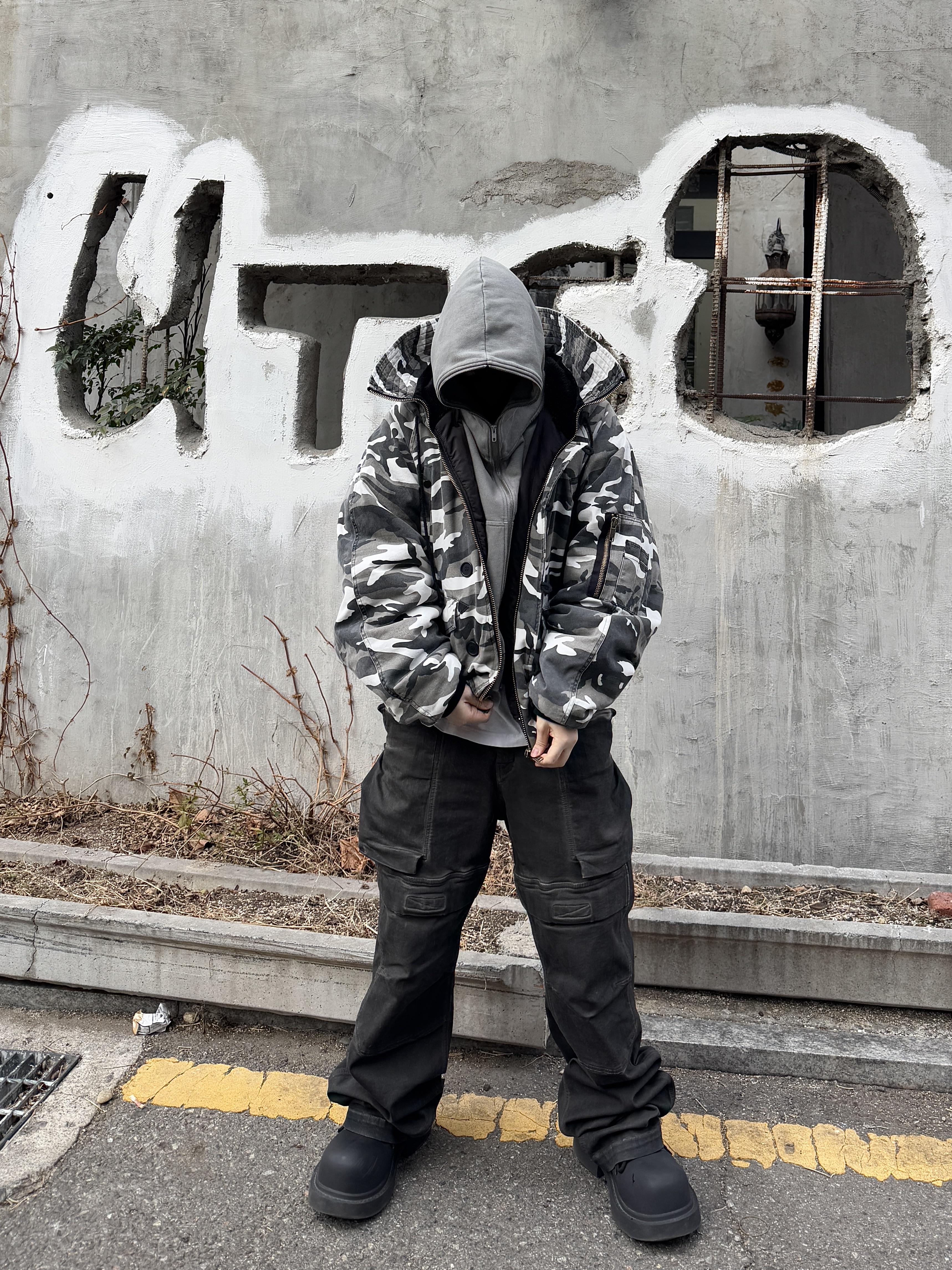 Project G/R Oversized N2b Jacket Khaki, Entire Studios Full Zip Rhino 착용 스타일 - 1