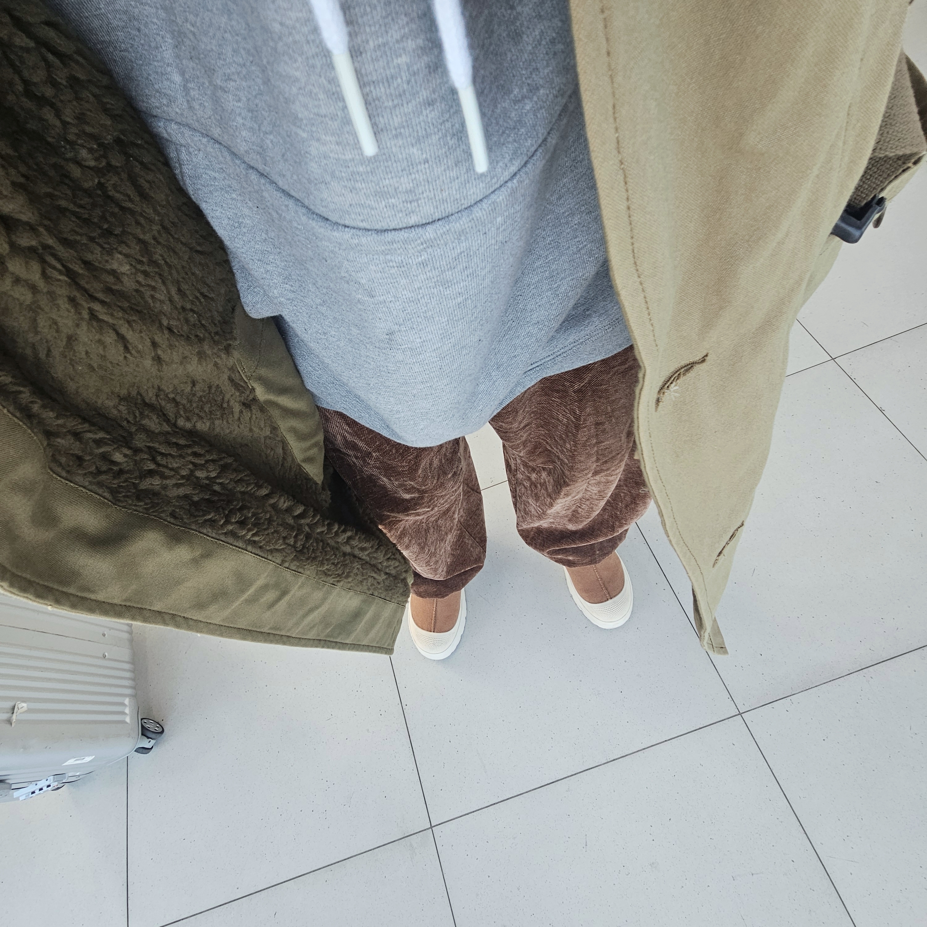 UGG Tasman Weather Hybrid Chestnut Whitecap, Nike Solo Swoosh Fleece Pullover Hoodie Grey - Asia 착용 스타일