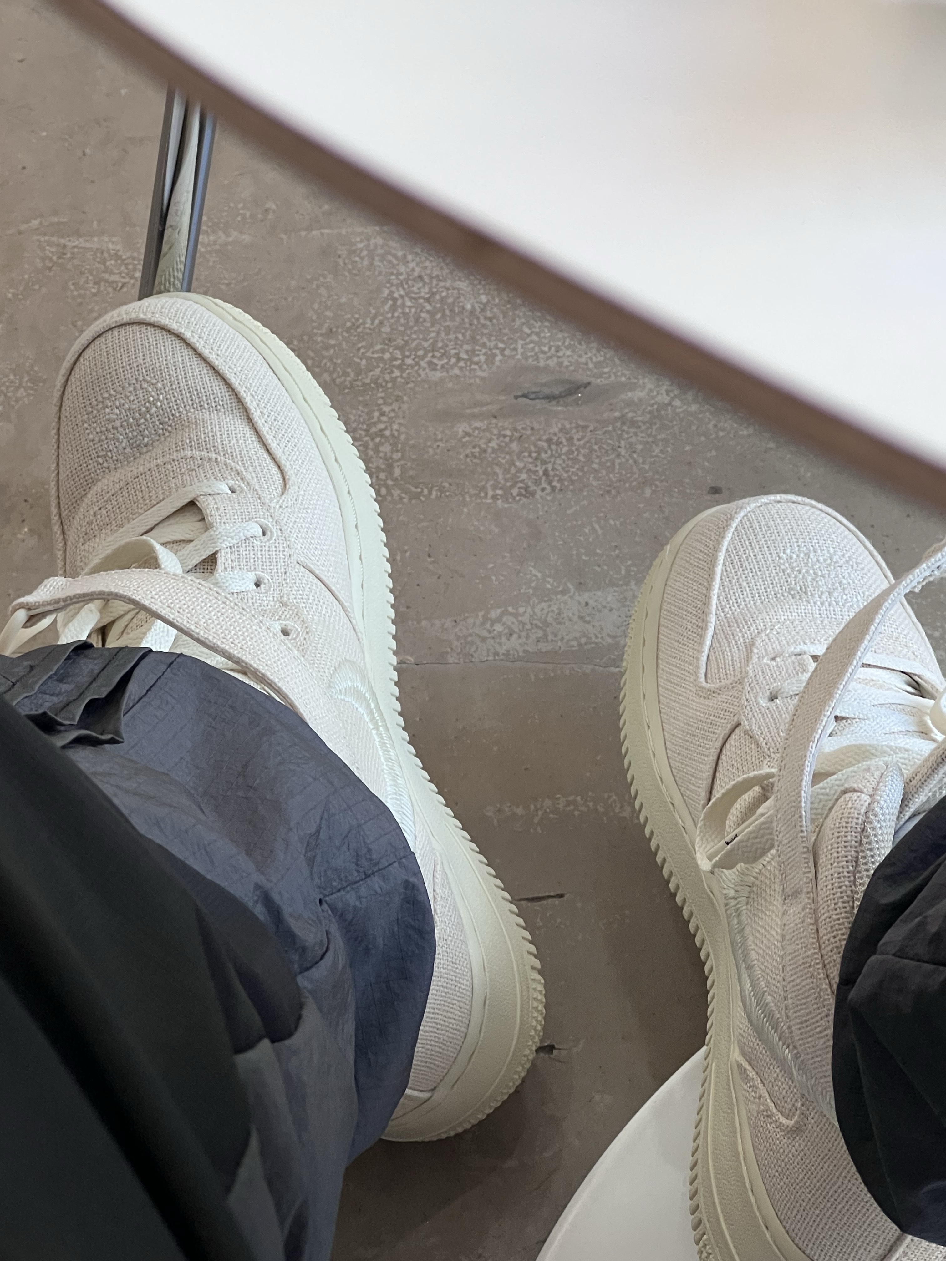 Nike x Stussy Air Force 1 '07 Mid SP Fossil 착용 스타일 - 1