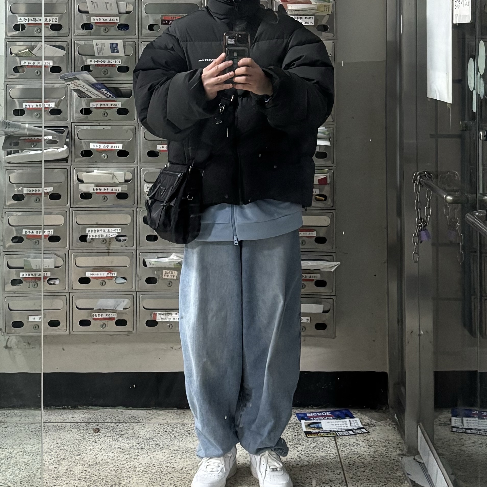 Project G/R Sprinter Pupper Down Jacket Black, Prada Re-Nylon Shoulder Bag Black 착용 스타일