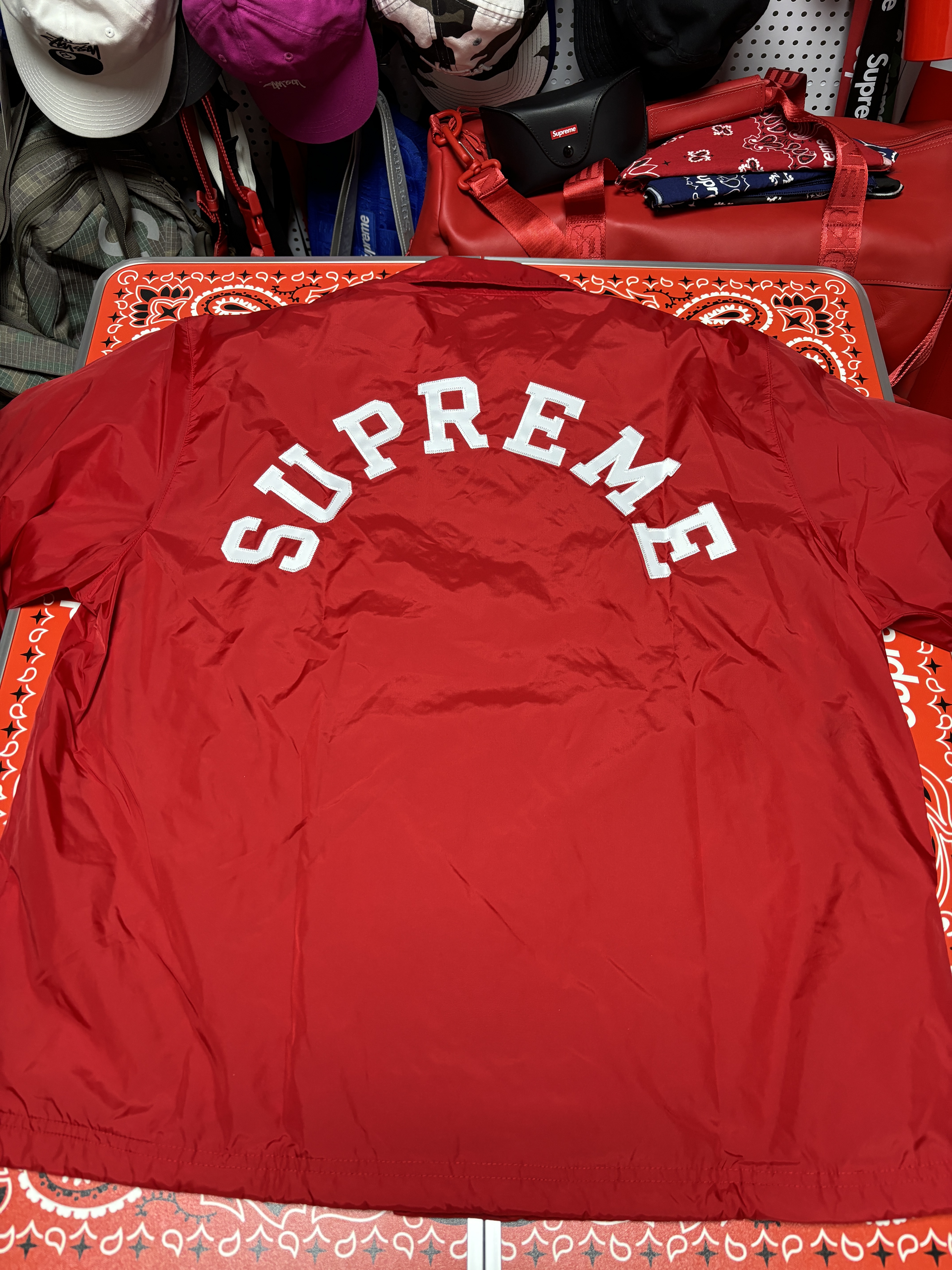 Supreme x The North Face Summit Series Outer Tape Seam Coaches Jacket Pink - 21SS, Supreme x Ducati Track Jacket Light Grey - 24SS 착용 스타일 - 7